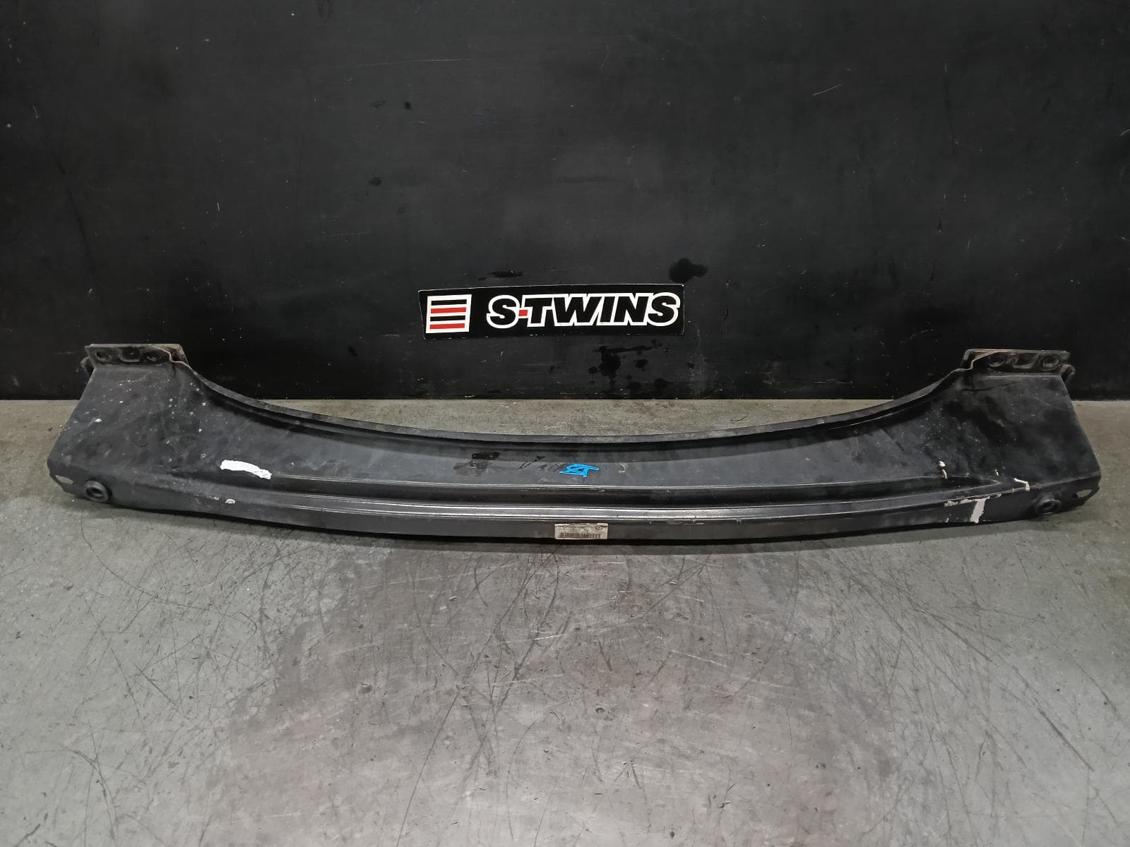 Used auto part listing image: 2016 VOLKSWAGEN TOUAREG R BAR BRACKET REINFO REINFORCEMENT, 7P, 12/10-12/18 0000396643