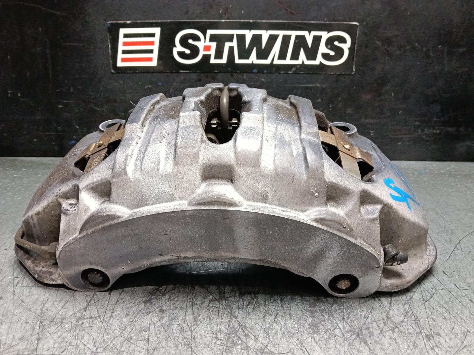 Used auto part listing image: 2016 VOLKSWAGEN TOUAREG CALIPER LH FRONT, 7P, 12/10-04/18 0000396647