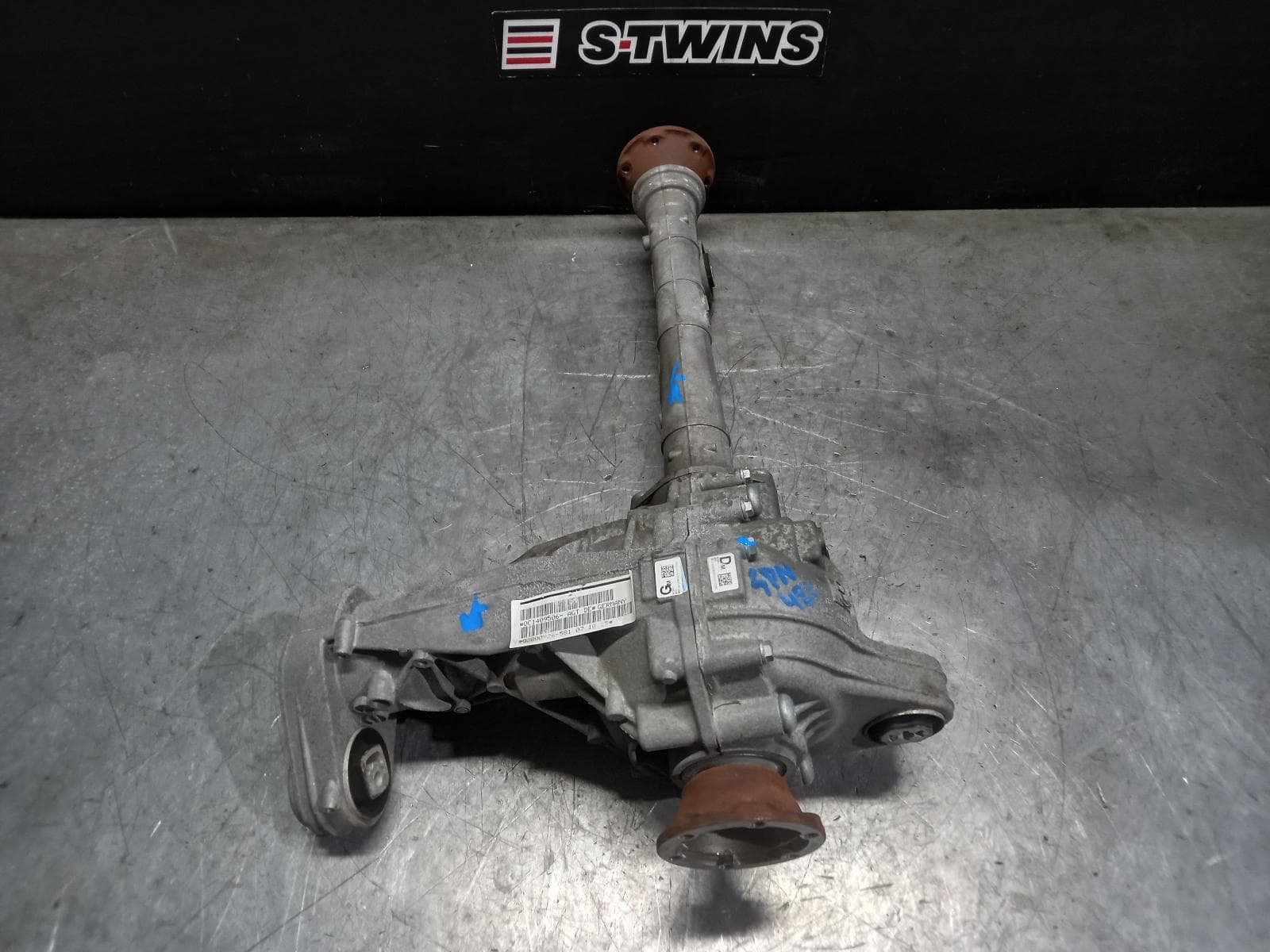 Used auto part listing image: 2016 VOLKSWAGEN TOUAREG DIFFERENTIAL CENTRE FRONT, 4.2, 7P, DIESEL, 01/13-04/18 0000396652