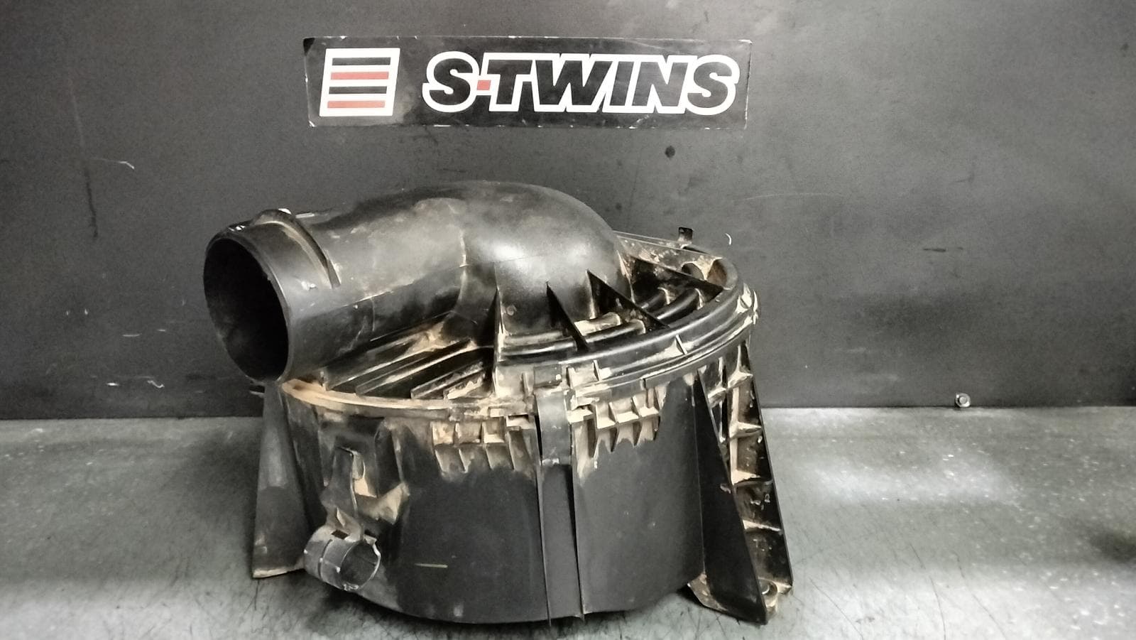 Used auto part listing image: 2019 MAZDA BT50 AIR CLEANER BOX UP-UR, AIR CLEANER, DIESEL, 3.2, TURBO, 10/11-06/20 0000383176