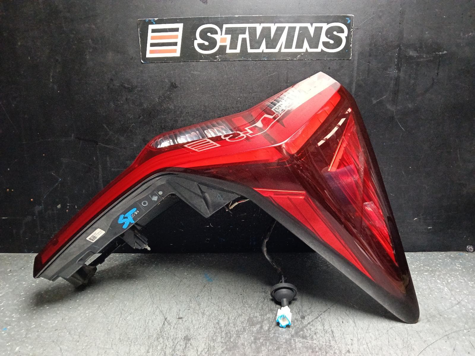 Used auto part listing image: 2021 MITSUBISHI PAJERO RIGHT TAILLIGHT PAJERO SPORT, QF-QG, IN BODY, W/ LED TYPE, 11/19- 0000403128