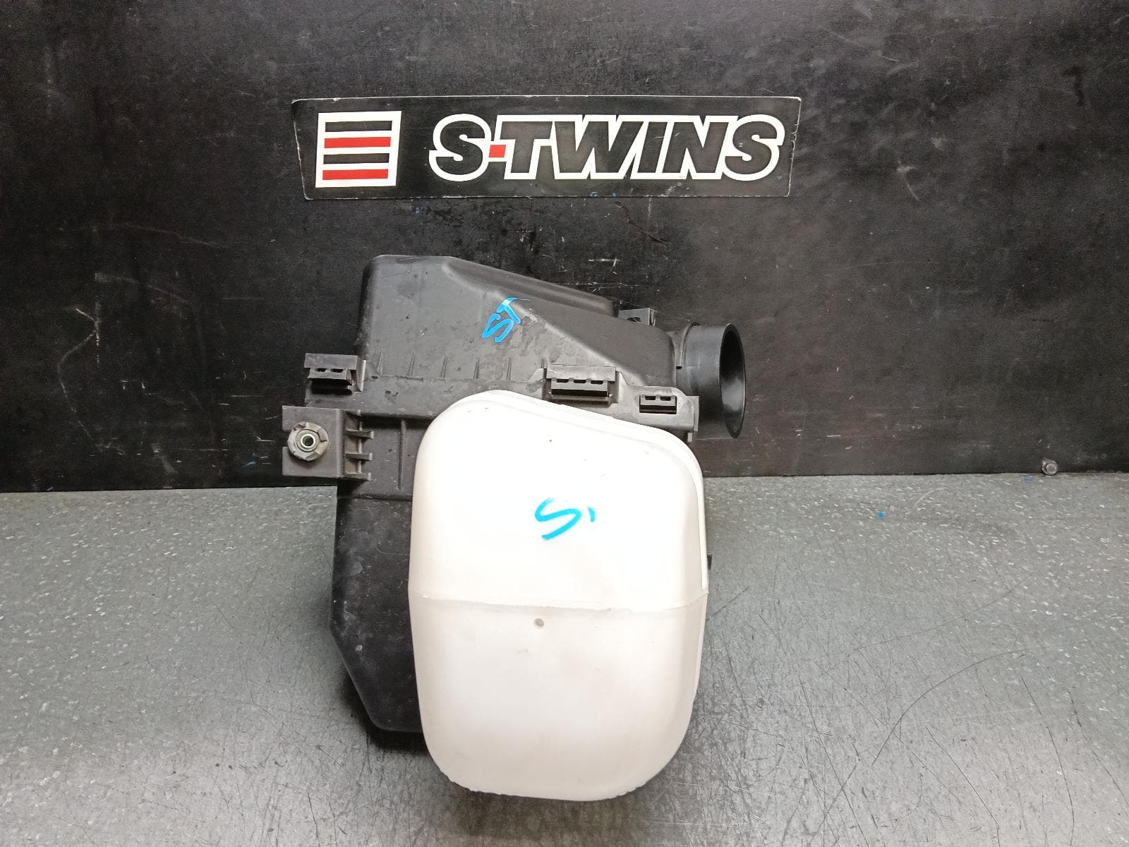 Used auto part listing image: 2020 SUBARU WRX AIR CLEANER BOX AIR CLEANER, V1, 2.0, WRX, 03/14-10/21 0000398334