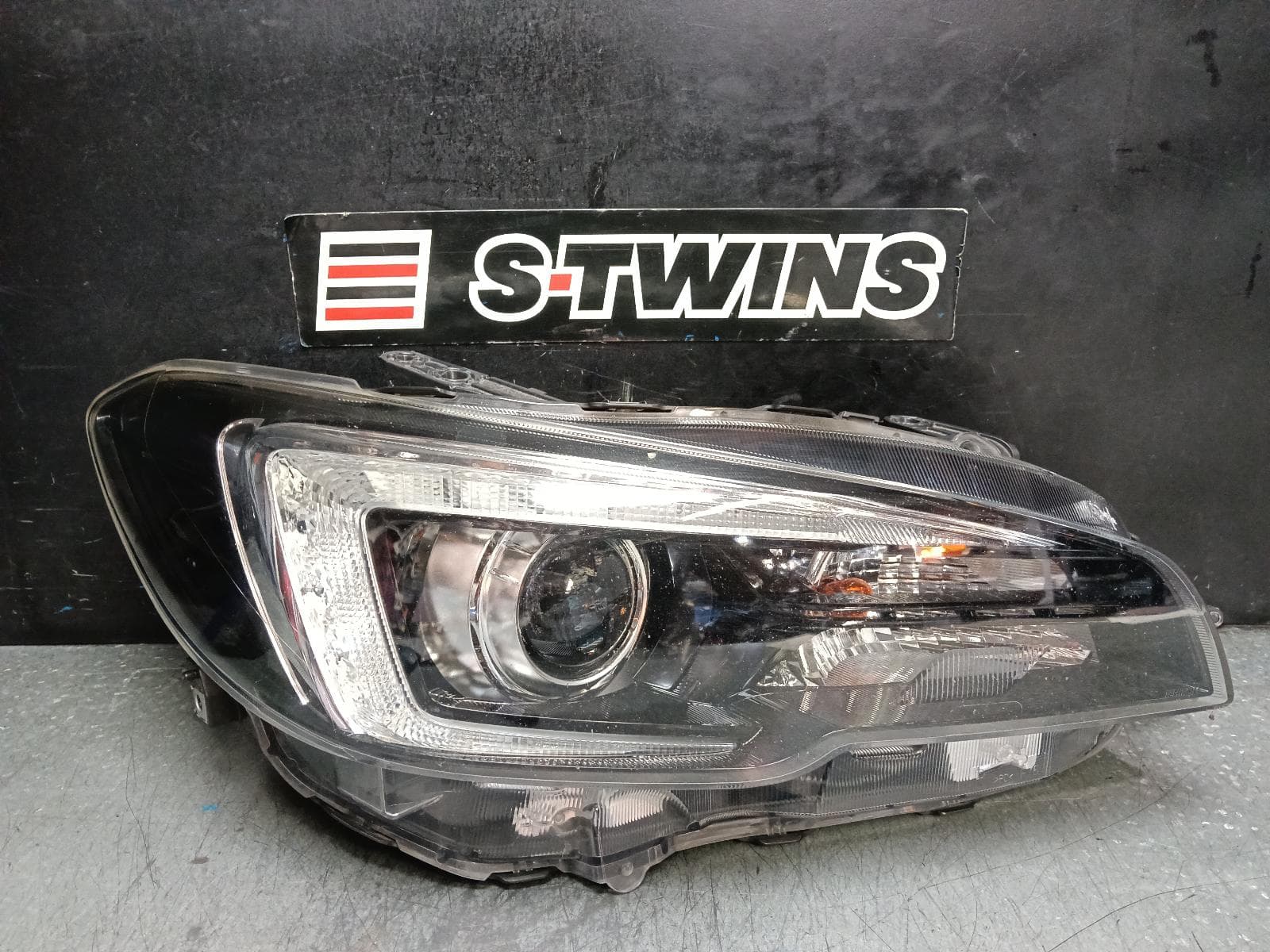 Used auto part listing image: 2020 SUBARU WRX RIGHT HEADLAMP V1, LED TYPE, 06/17-10/21 0000398338