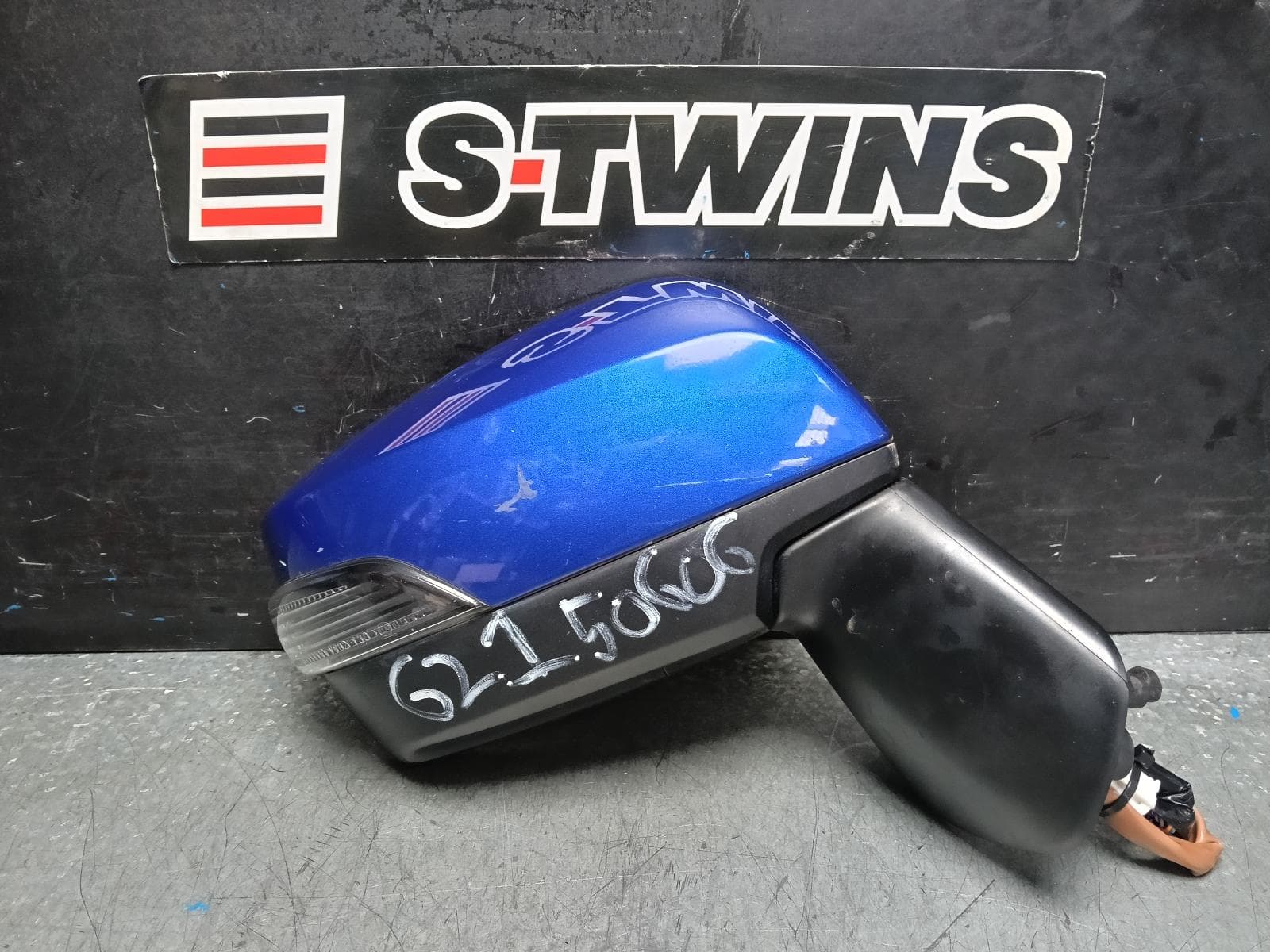 Used auto part listing image: 2020 SUBARU WRX RIGHT DOOR MIRROR V1, POWER FOLDING, HEATED, W/ CAMERA TYPE, 03/14-10/21 0000398341