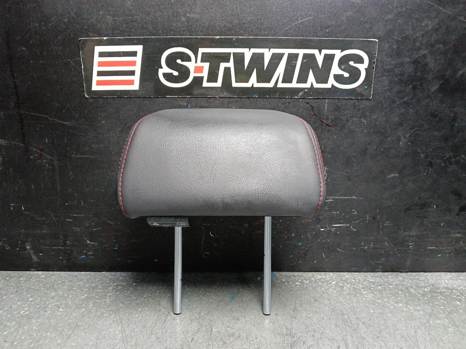 Used auto part listing image: 2020 SUBARU WRX HEADREST V1, 03/14-10/21 0000398349