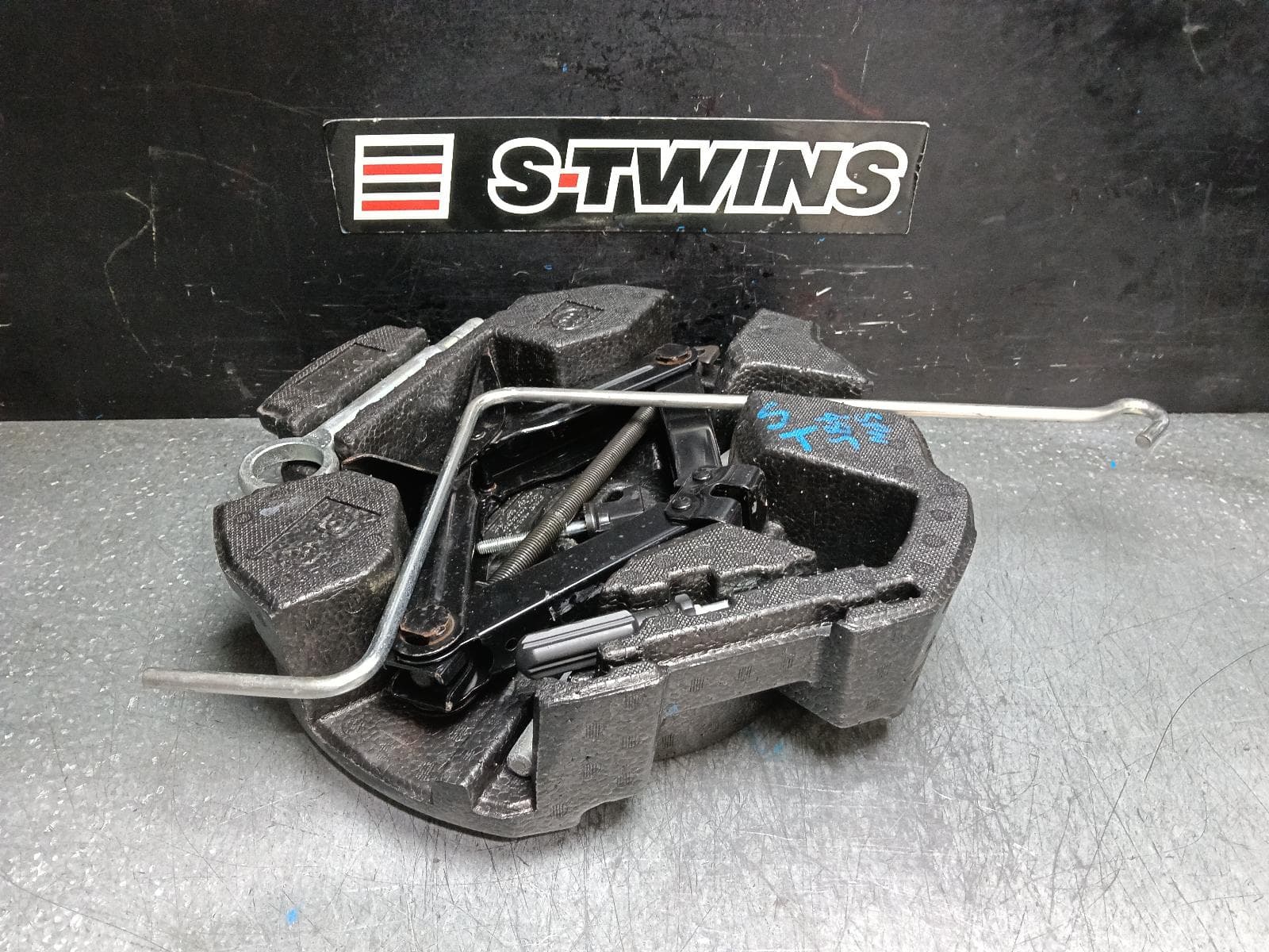 Used auto part listing image: 2020 SUBARU WRX JACK TOOL KIT V1, 03/14-10/21 0000398352