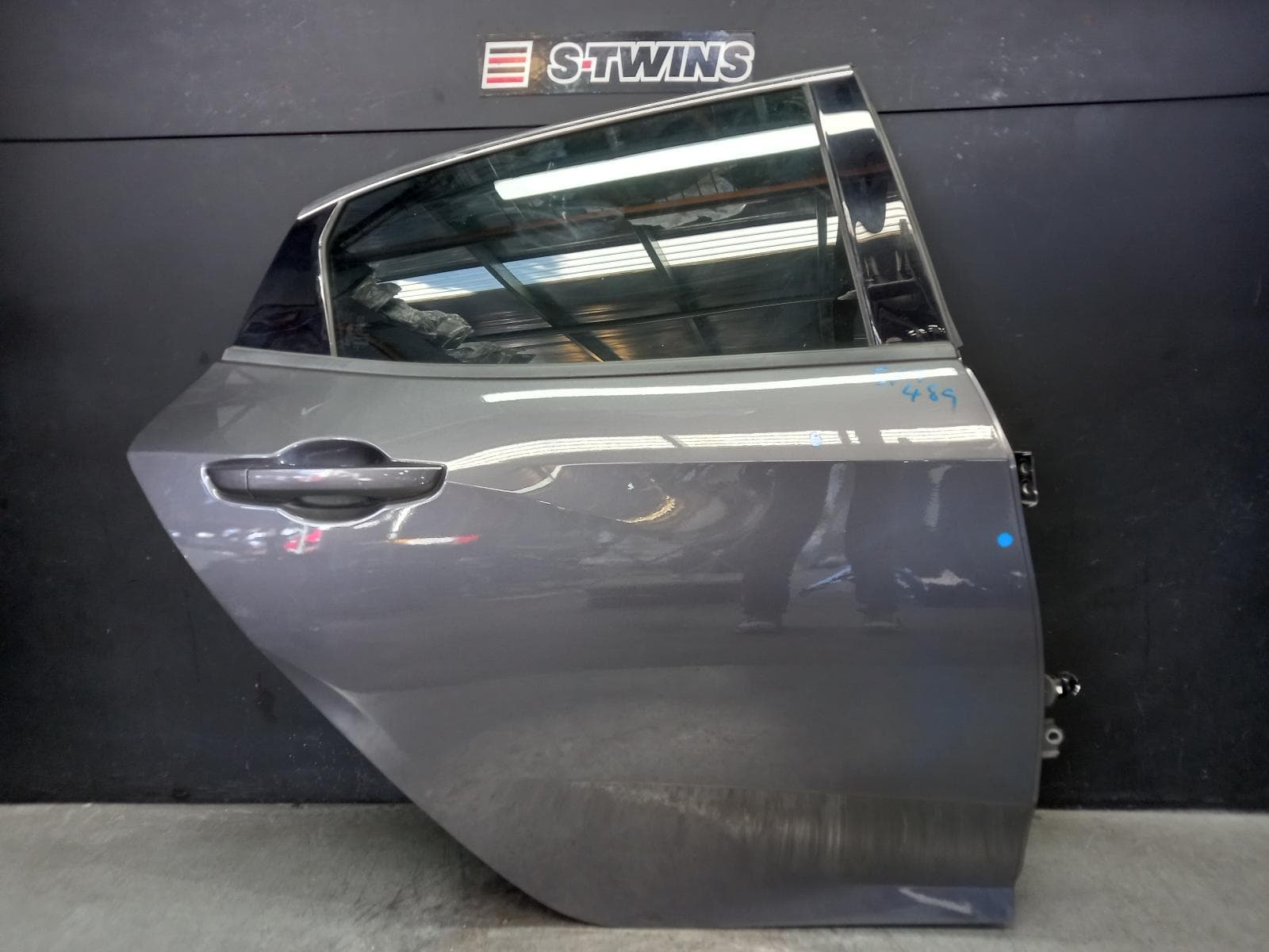 Used auto part listing image: 2018 HONDA CIVIC RIGHT REAR DOOR SLIDING 10TH GEN, HATCH, VTi/VTi-S/VTi-L/RS/VTi-LX, 02/17-08/21 0000405257