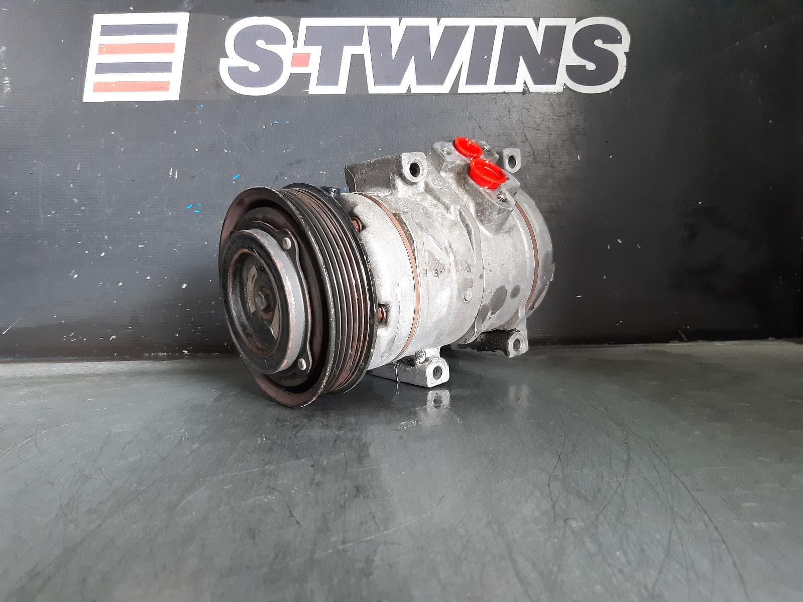 Used auto part listing image: 2010 FORD FALCON A C COMPRESSOR FG-FGX, 4.0, PETROL DEDICATED GAS (NOT LPi), 04/08-12/16 0000311504