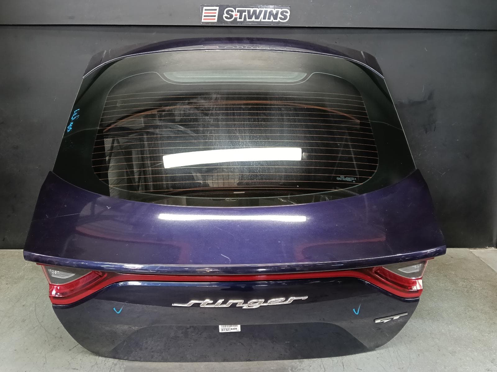 Used auto part listing image: 2018 KIA STINGER BOOTLID TAILGATE TAILGATE, CK, W/ POWER TYPE, 06/17-08/20 0000408863