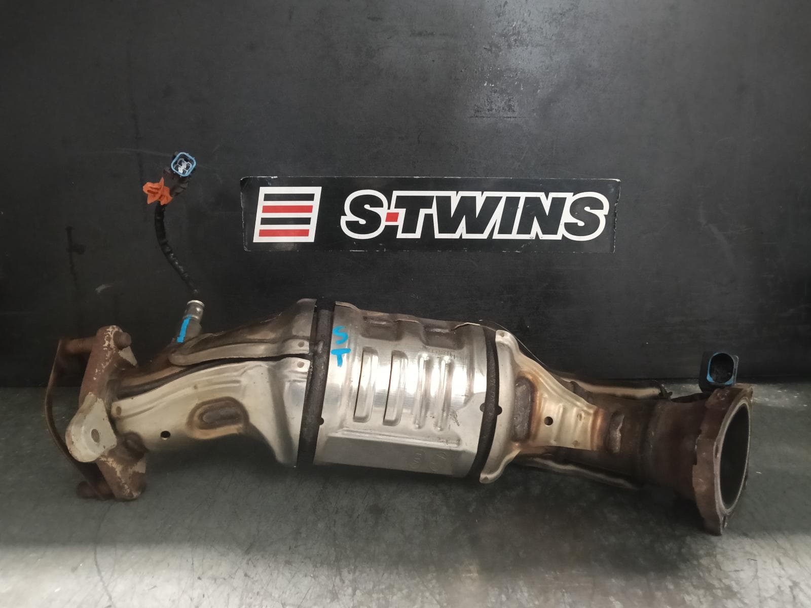 Used auto part listing image: 2018 KIA STINGER CATALYTIC CONVERTER DOWNPIPE-CAT TYPE, 3.3, PETROL, LH SIDE, CK, 06/17-04/23 0000408942
