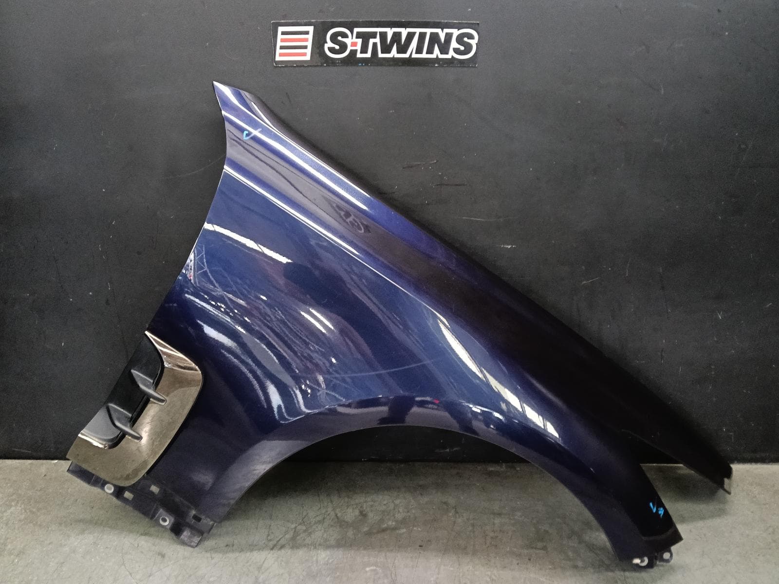Used auto part listing image: 2018 KIA STINGER RIGHT GUARD CK, 06/17-04/23 0000408911