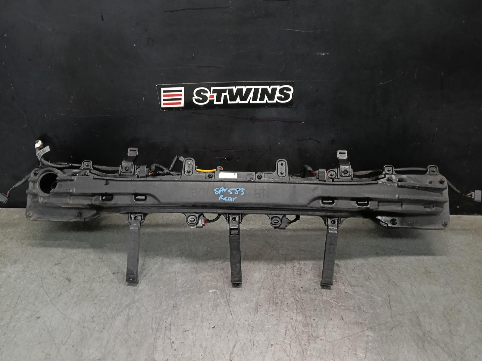 Used auto part listing image: 2018 KIA STINGER R BAR BRACKET REINFO MAIN REINFORCEMENT, 330S/330Si/GT/GT-LINE, CK, 06/17-04/23 0000408956
