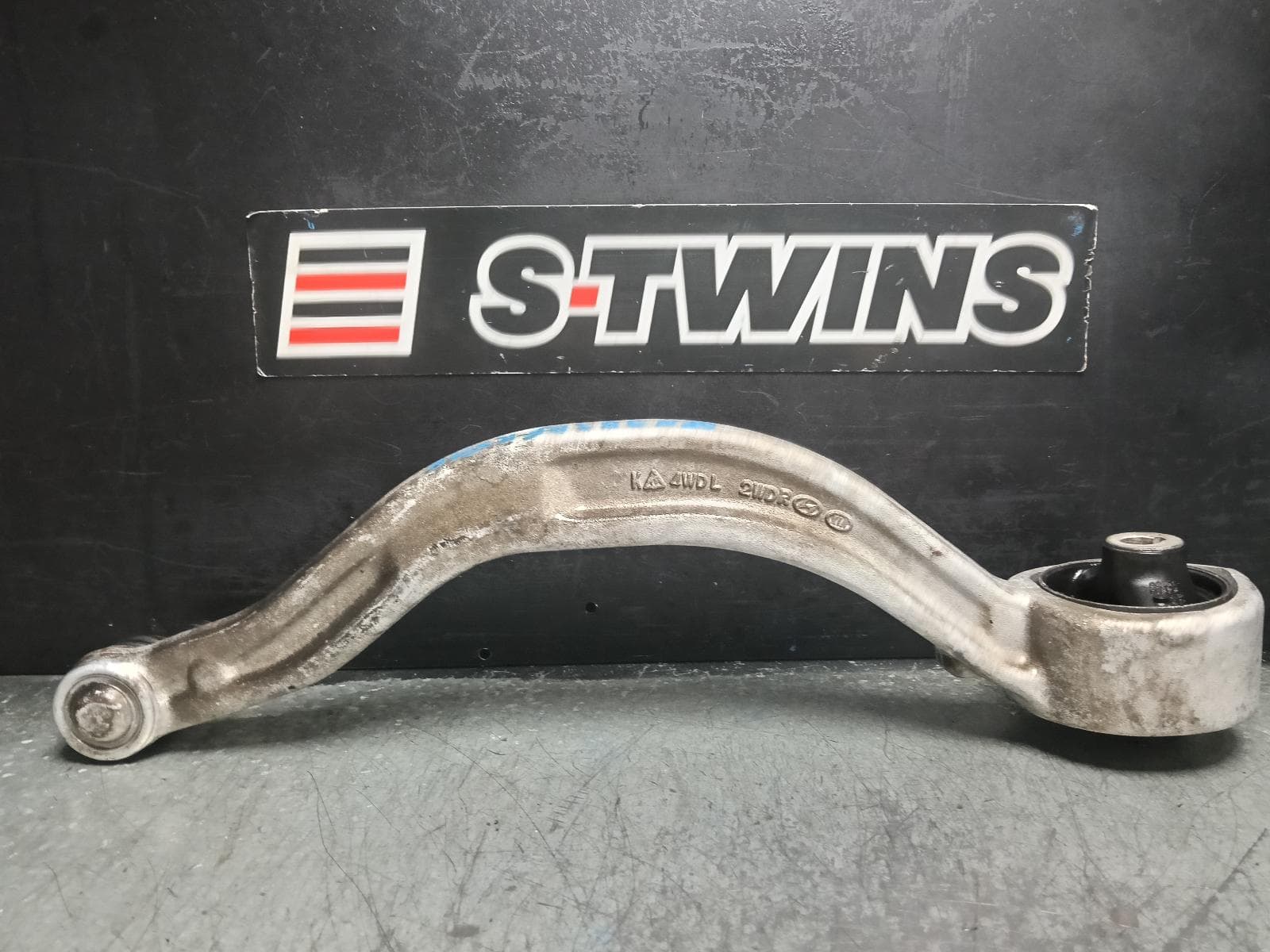 Used auto part listing image: 2018 KIA STINGER RIGHT FRONT LOWER CONTROL ARM REAR, CK, 06/17-04/19 0000408964