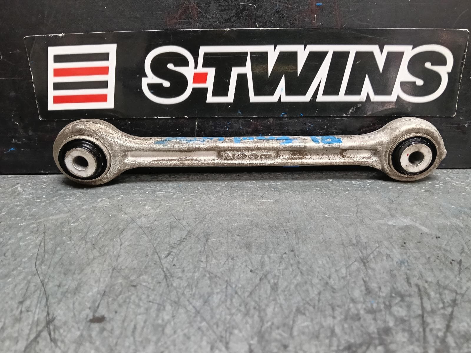 Used auto part listing image: 2018 KIA STINGER LEFT REAR TRAILING ARM UPPER CONTROL ARM-FRONT, CK, 06/17-04/23 0000392144