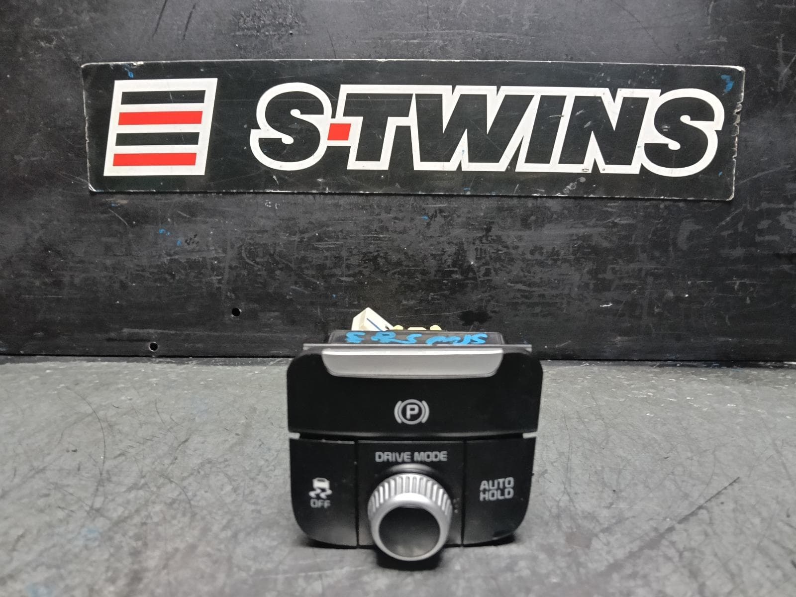 Used auto part listing image: 2018 KIA STINGER ELEC PARK SWITCH, W/ TRACTION CONTROL, DRIVE MODE, AUTO HOLD, CK, 06/17-04/23 0000408970