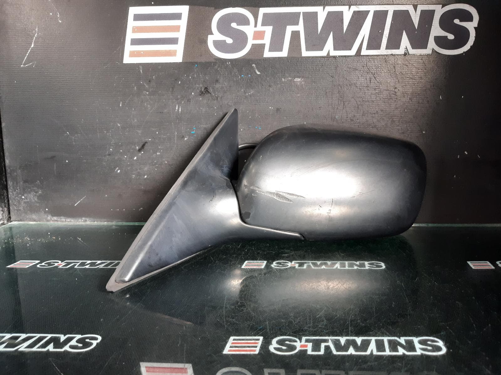 Used auto part listing image: 2005 TOYOTA CAMRY LEFT DOOR MIRROR SK36, BLACK, 08/02-05/06 0000296365