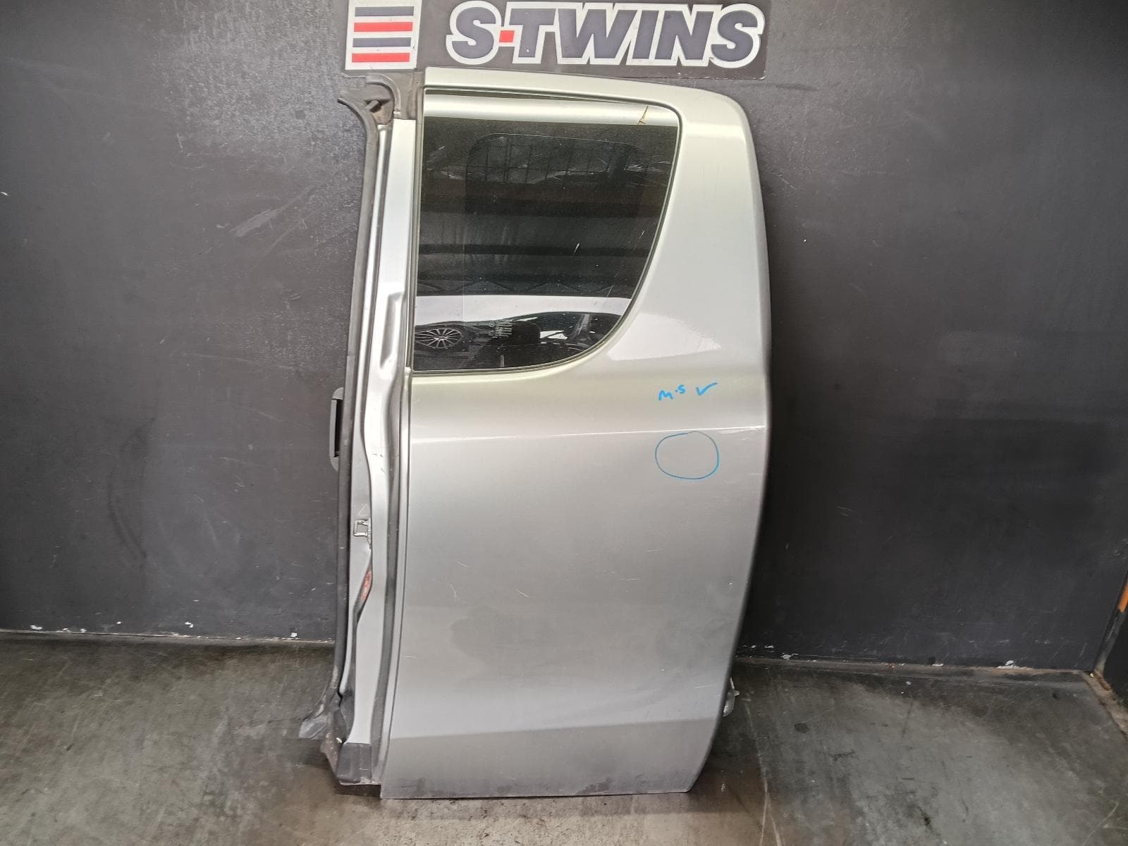 Used auto part listing image: 2017 MAZDA BT50 LEFT REAR DOOR SLIDING UP-UR, FREESTYLE CAB (REAR OPENING), 10/11-06/20 0000382957