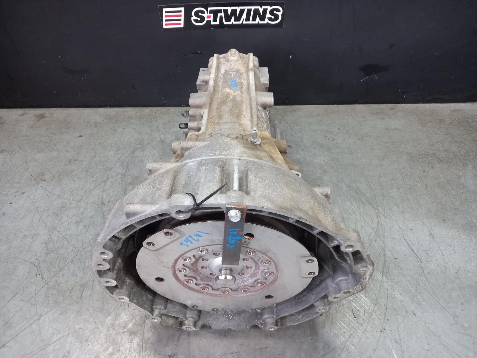 Used auto part listing image: 2015 CHRYSLER 300C TRANS GEARBOX AUTO, PETROL, 3.6, 8 SPEED, 845RE CODE, LX, 10/14-12/21 0000392001