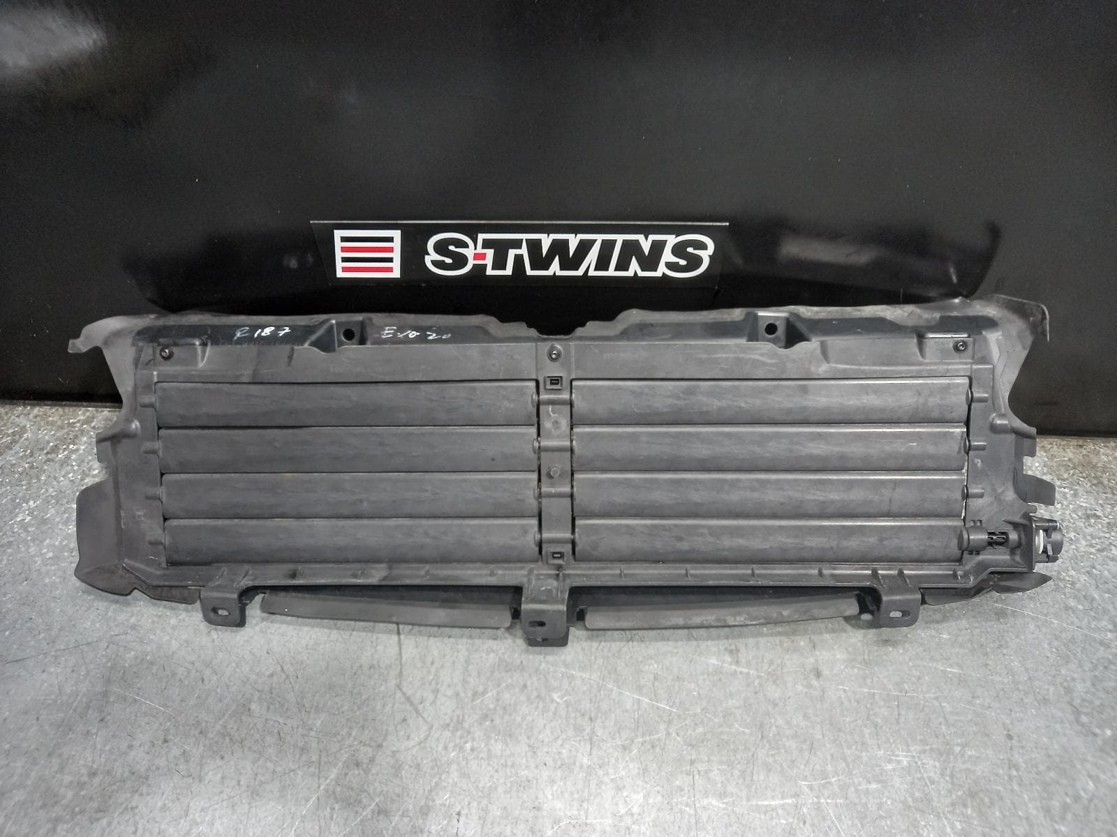 Used auto part listing image: 2021 LAND ROVER RANGE ROVER EVOQUE FAN SHROUD L551, 02/19- 0000259211