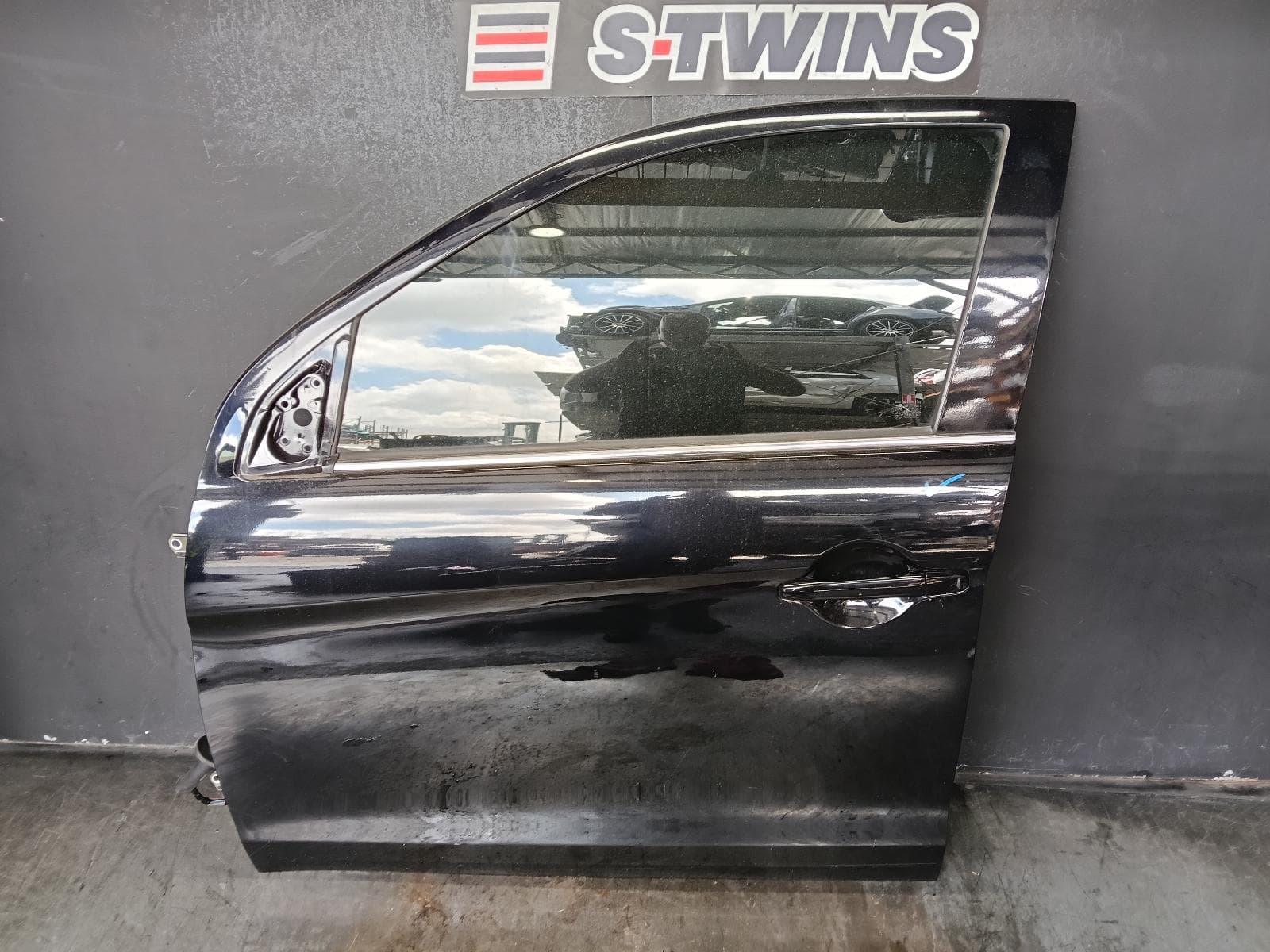 Used auto part listing image: 2019 MITSUBISHI ASX LEFT FRONT DOOR XC-XD, 07/18-12/24 0000384616