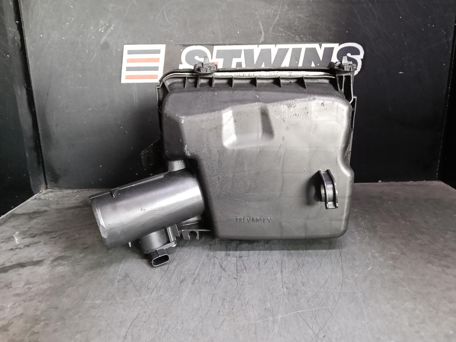 Used auto part listing image: 2019 MITSUBISHI ASX AIR CLEANER BOX AIR CLEANER, XB-XD, 2.0, PETROL, 09/15-12/24 0000384967