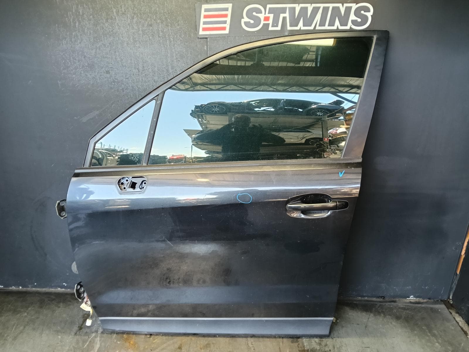 Used auto part listing image: 2013 SUBARU FORESTER LEFT FRONT DOOR SJ, 12/12-08/18 0000383659