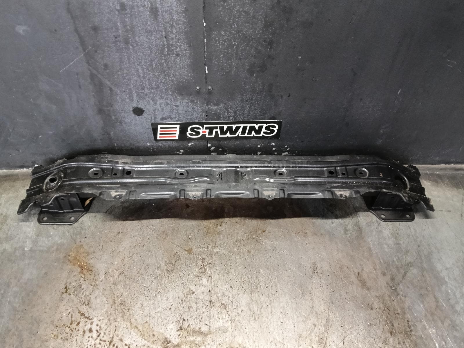 Used auto part listing image: 2013 SUBARU FORESTER F BAR REINFORC BRACK MAIN REINFORCEMENT, SJ, 12/12-08/18 0000384150