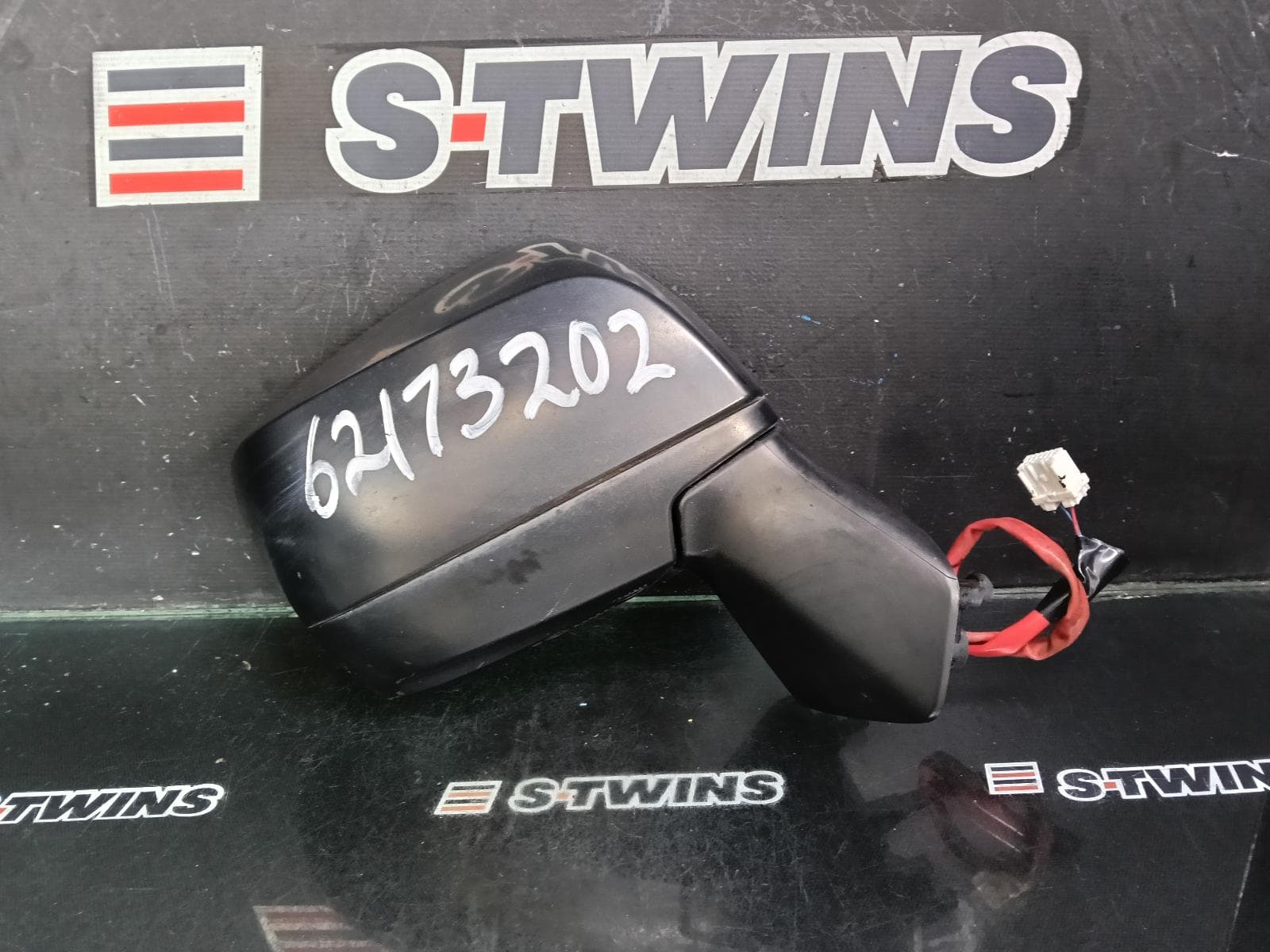 Used auto part listing image: 2013 SUBARU FORESTER RIGHT DOOR MIRROR SJ, NON FLASHER, NON HEATED, (3 WIRE), 09/12-02/15 0000384494