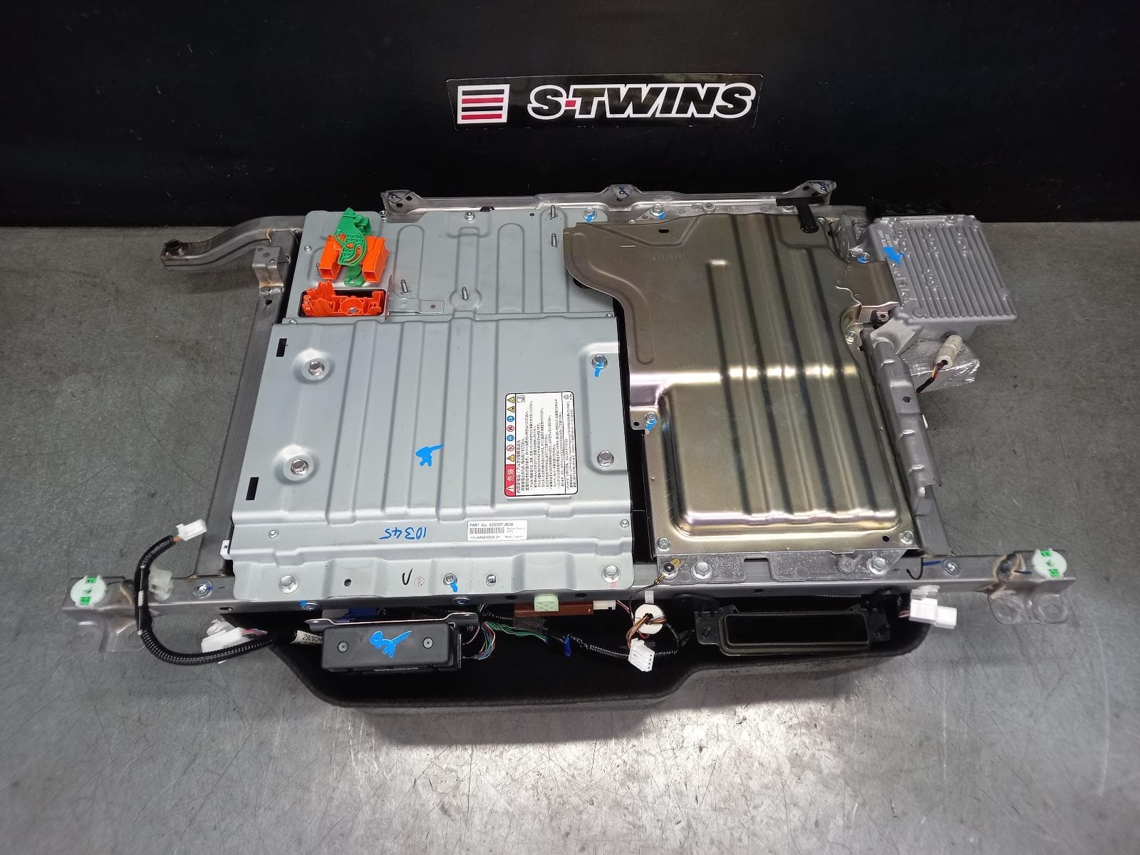 Used auto part listing image: 2014 SUBARU XV HIGH VOLTAGE BATTERY G4X, HYBRID BATTERY (UNDER REAR SEAT), 03/13-10/16 0000398833