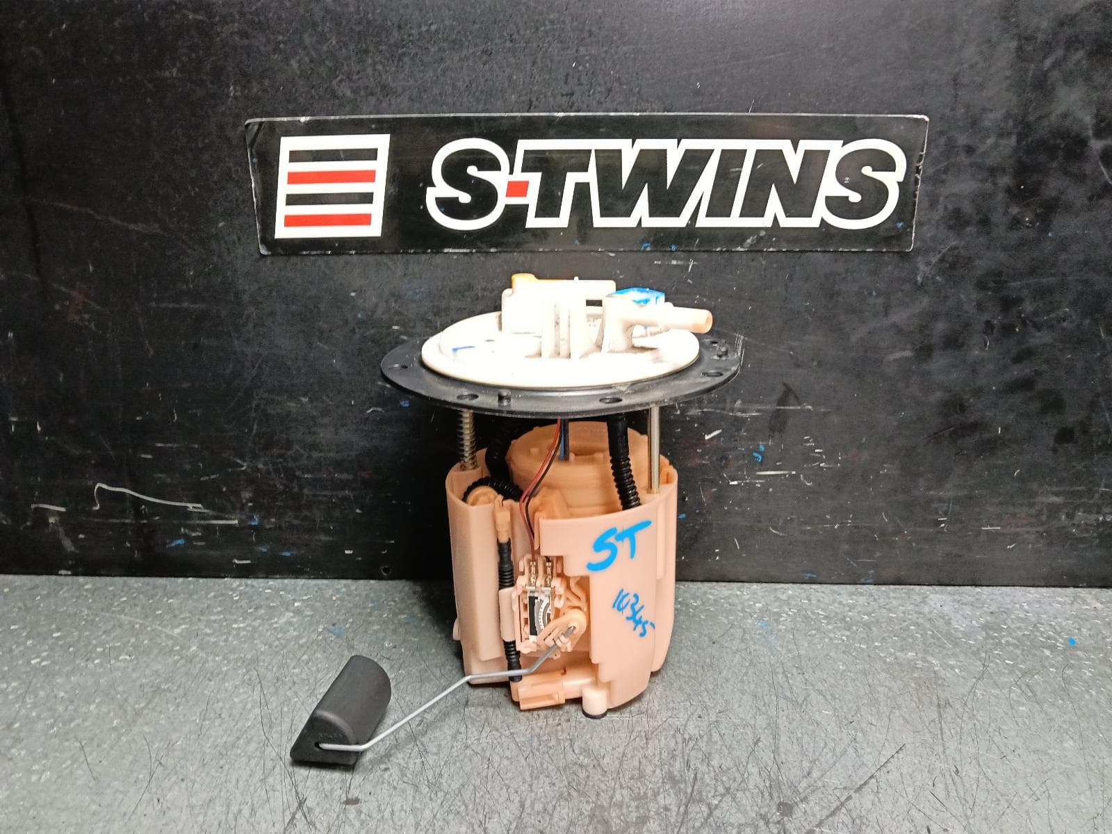Used auto part listing image: 2014 SUBARU XV FUEL PUMP PETROL, 2.0, FB20, IN TANK, G4X, 08/11-04/17 0000398839
