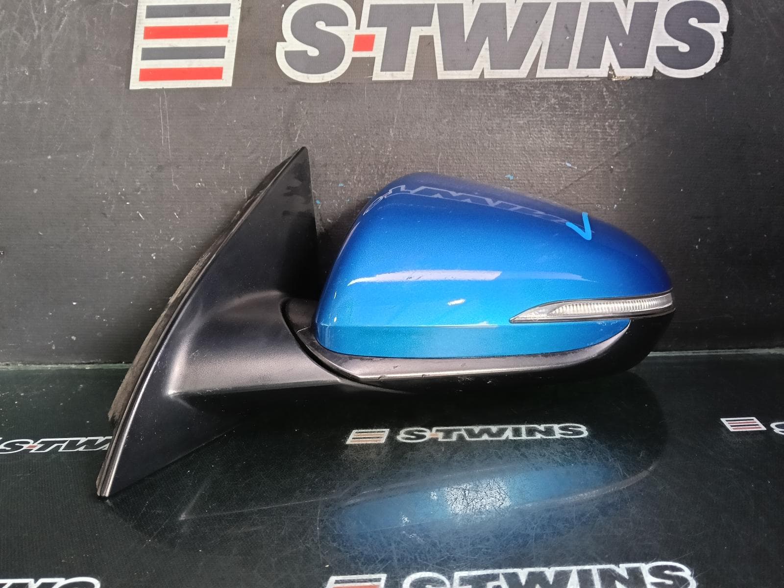 Used auto part listing image: 2018 HYUNDAI I30 LEFT DOOR MIRROR PD, HATCH (S.KOREA VIN KMHH), W/ POWER FOLD, INDICATOR, NON BLIND SPOT TYPE, 03/17-12/23 0000384643