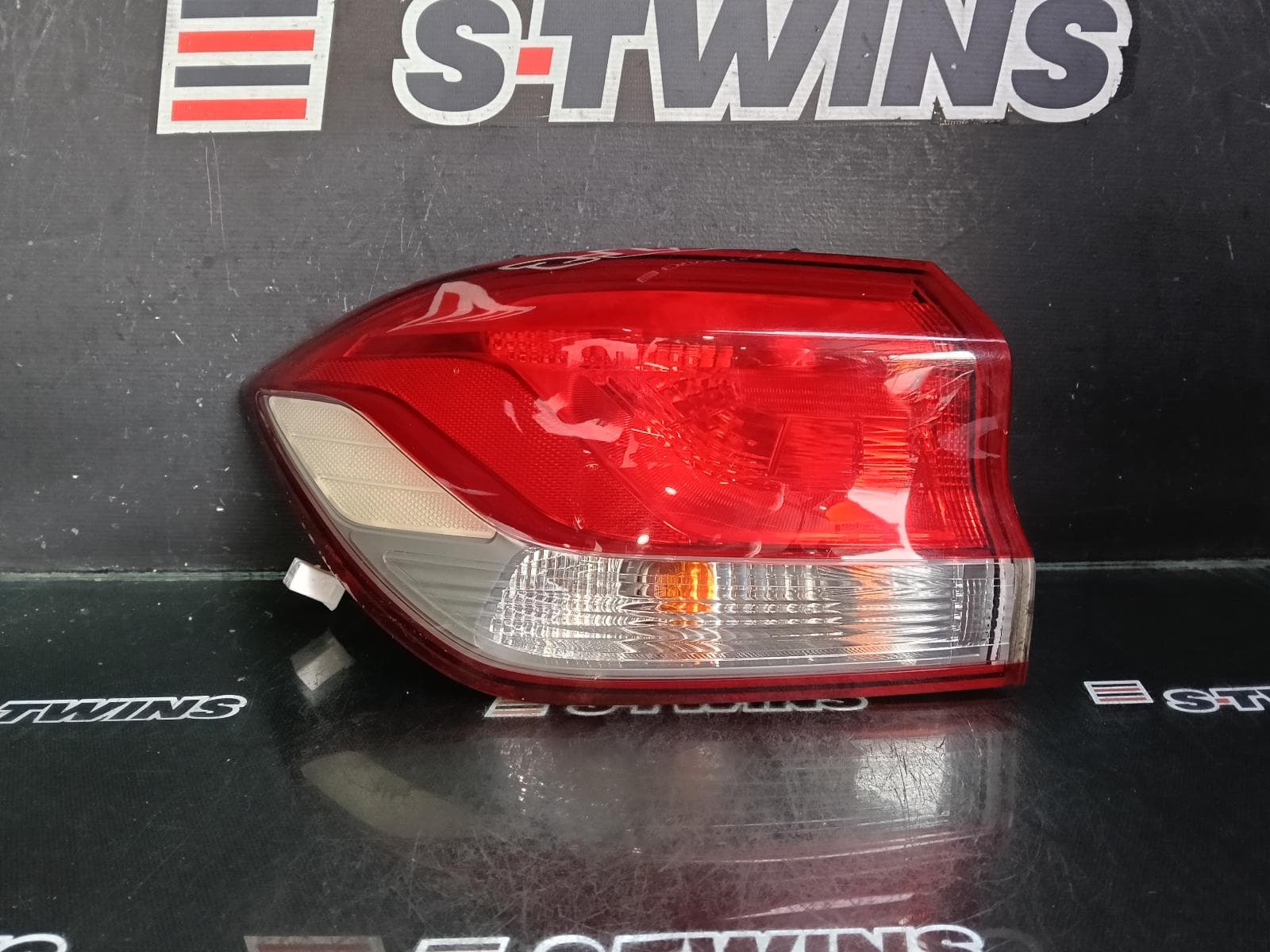 Used auto part listing image: 2018 HYUNDAI I30 LEFT TAILLIGHT IN BODY, PD, HALOGEN TYPE, HATCH (S.KOREA VIN KMHH), GO/ACTIVE/ELITE/SR, 03/17-12/23 0000384646