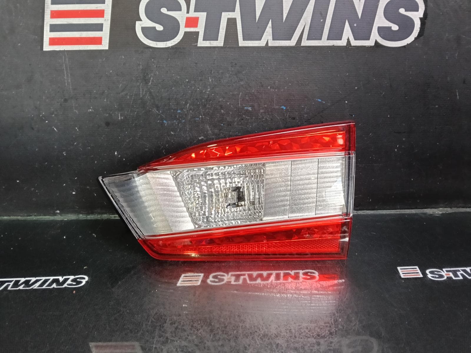 Used auto part listing image: 2020 SUBARU IMPREZA REAR GARNISH G5, BOOTLID LAMP (RH SIDE), W/ CHROME INSERT TYPE, 09/16-09/23 0000384135