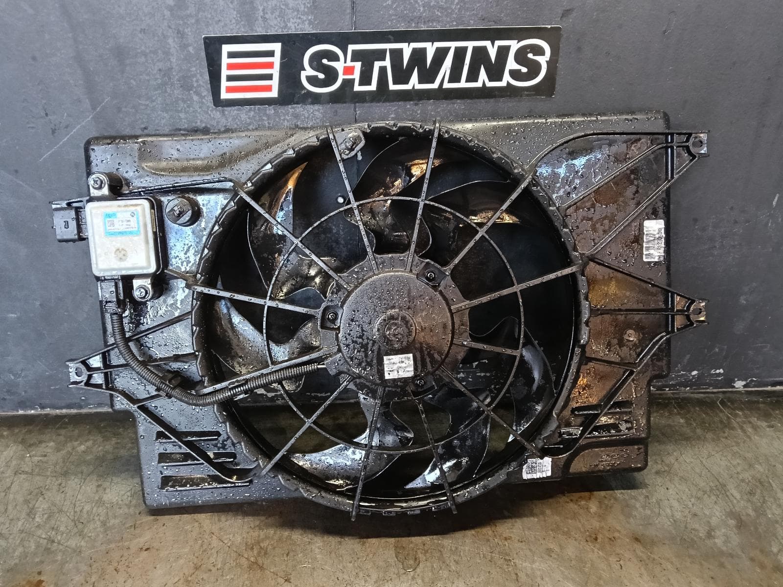 Used auto part listing image: 2018 HYUNDAI I30 FAN RADIATOR FAN, DIESEL, 1.6, TURBO, D4FB, PD, HATCH (S. KOREA VIN KMHH), 03/17-12/20 0000385100