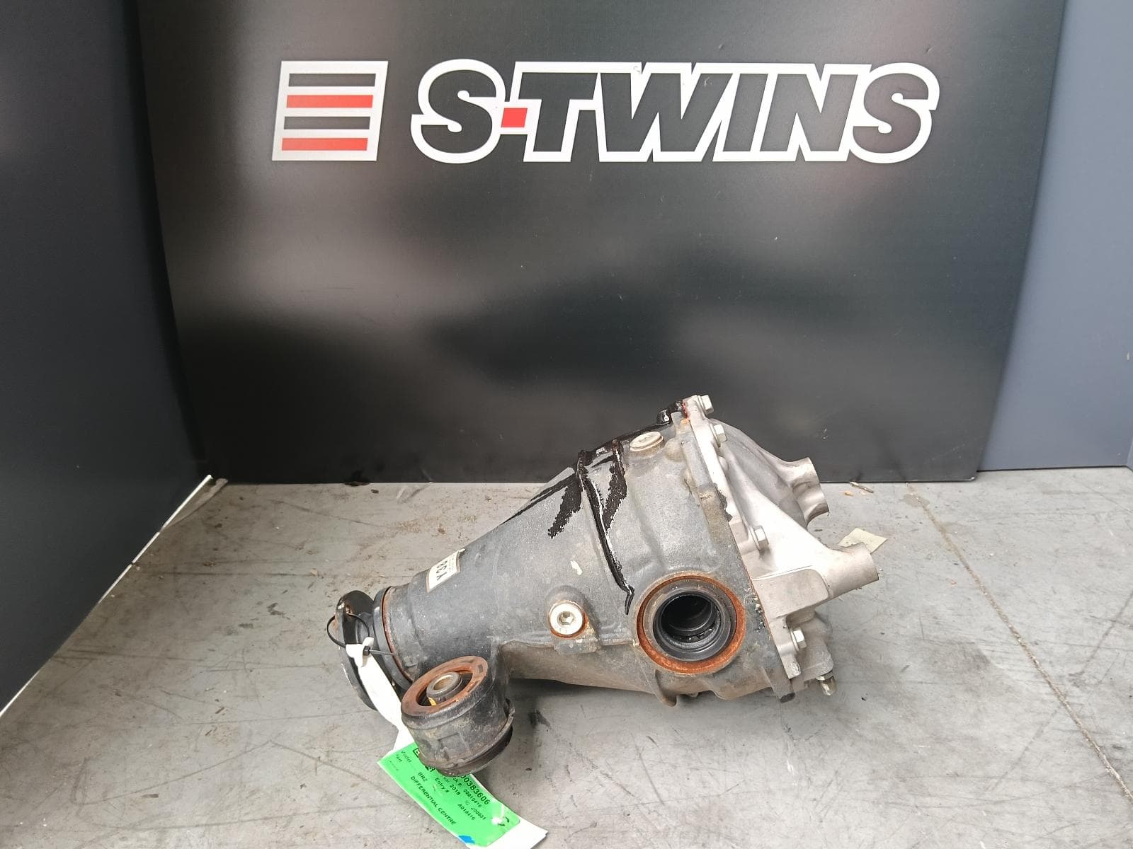 Used auto part listing image: 2018 SUBARU BRZ DIFFERENTIAL CENTRE REAR, AUTO T/M, Z1, 4.1 RATIO, LSD, 07/12-09/21 0000383606