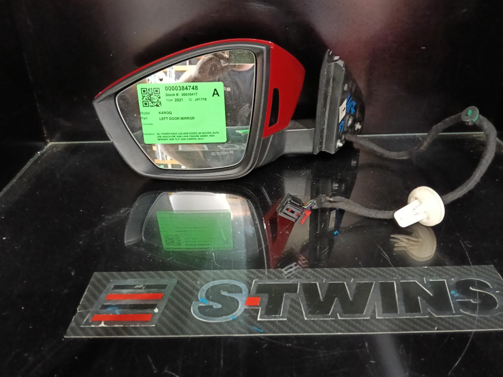 Used auto part listing image: 2021 SKODA KAROQ LEFT DOOR MIRROR NU, POWER FOLD, COLOUR CODED, W/ HEATED, AUTO DIM, INDICATOR, NON LANE CHANGE ASSIST, NON MEMORY, NON TILT, NON CAMERA, 06/21- 0000384748