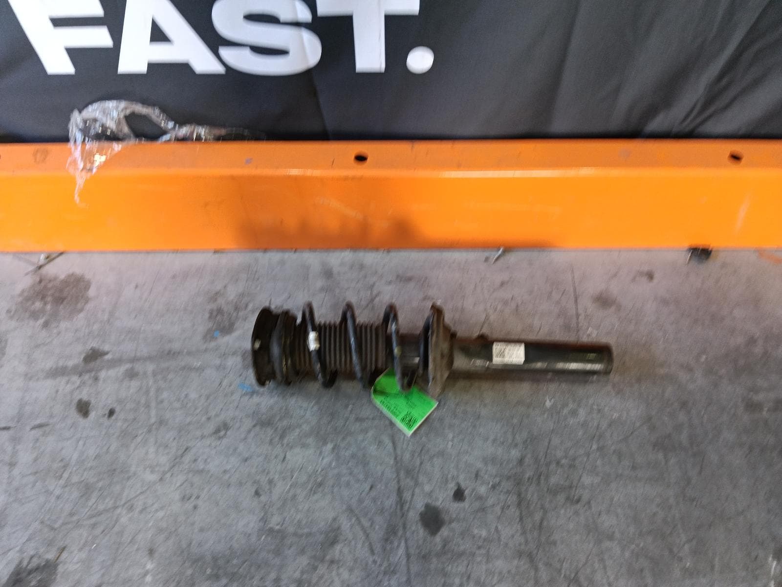 Used auto part listing image: 2021 SKODA KAROQ RIGHT FRONT STRUT NU, NON ELECTRONIC TYPE, 04/18- 0000384784