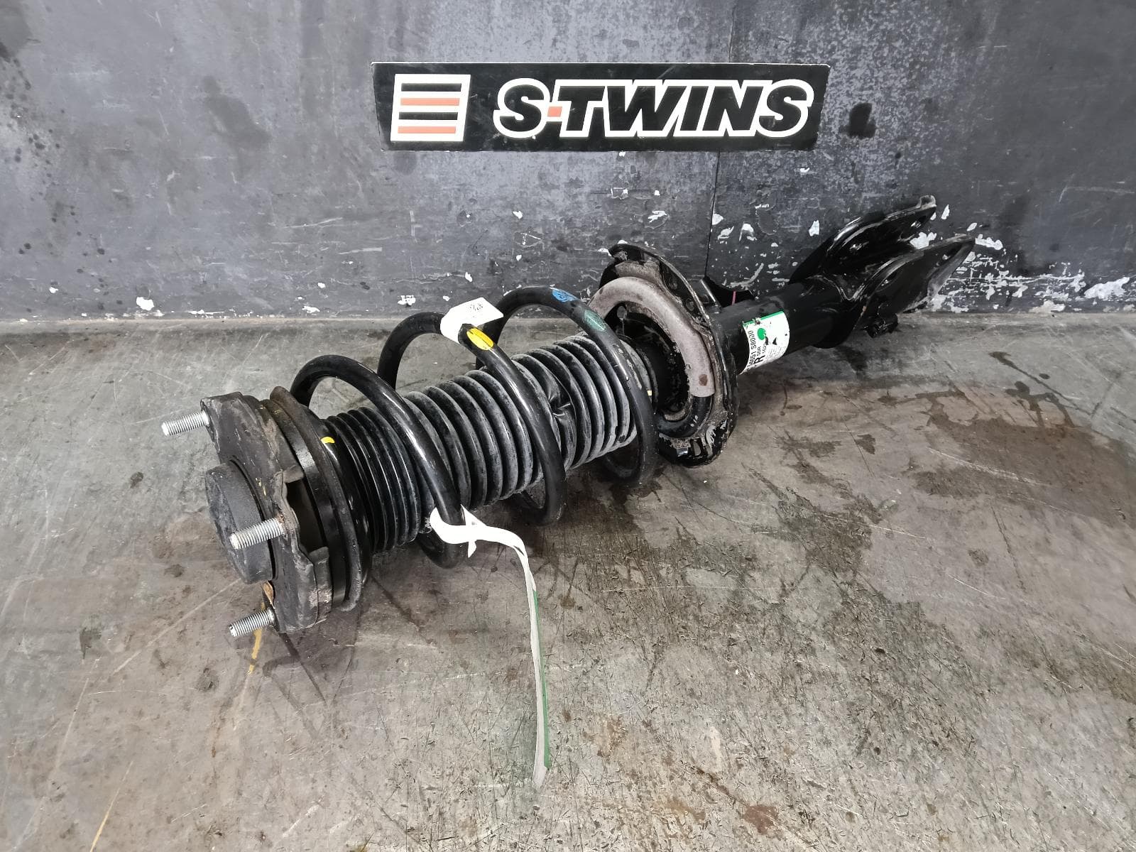 Used auto part listing image: 2021 HYUNDAI PALISADE RIGHT FRONT STRUT LX2, 07/20-03/25 0000384828