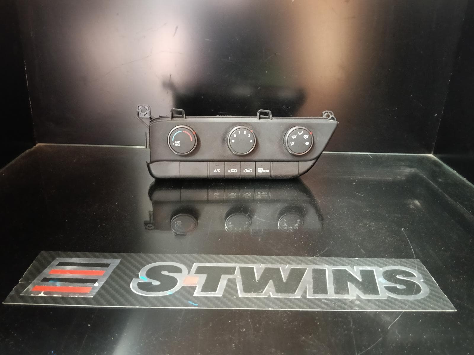 Used auto part listing image: 2021 HYUNDAI I30 HEATER AC CONTROLS CN7, SEDAN, NON CLIMATE CONTROL TYPE, 10/20- 0000384277