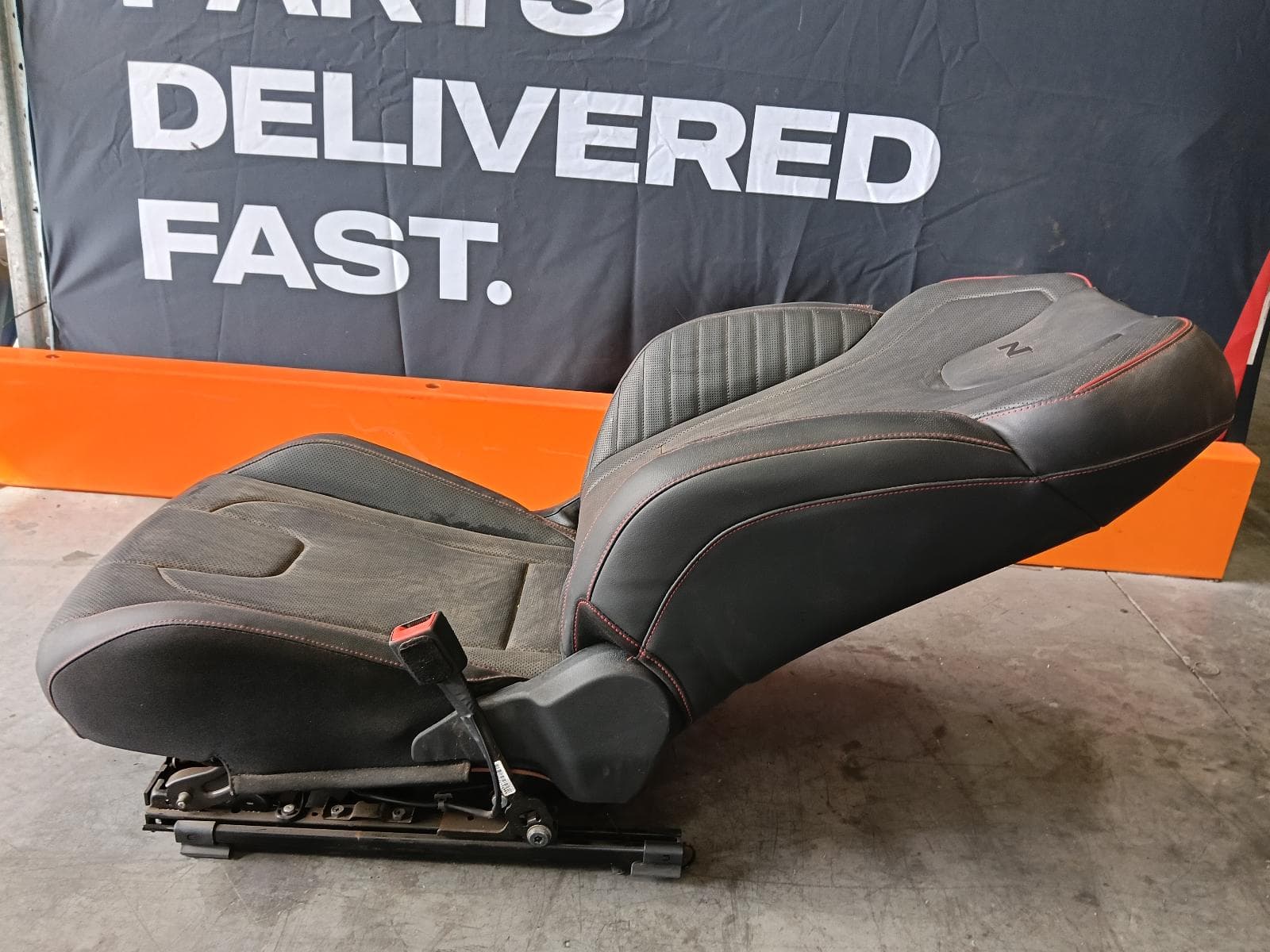 Used auto part listing image: 2022 HYUNDAI I30 FRONT SEAT RH FRONT, CN7, SEDAN (S.KOREA VIN KMHL), LEATHER, RED STITCH, N LINE/N LINE PREMIUM, 08/20- 0000384313