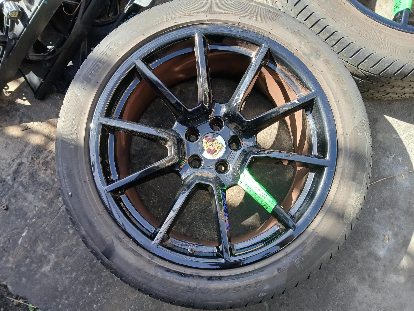 Used auto part listing image: 2017 PORSCHE MACAN WHEEL MAG FACTORY, FRONT, 18X8IN, MACAN S, 95B, 06/14- 0000397310