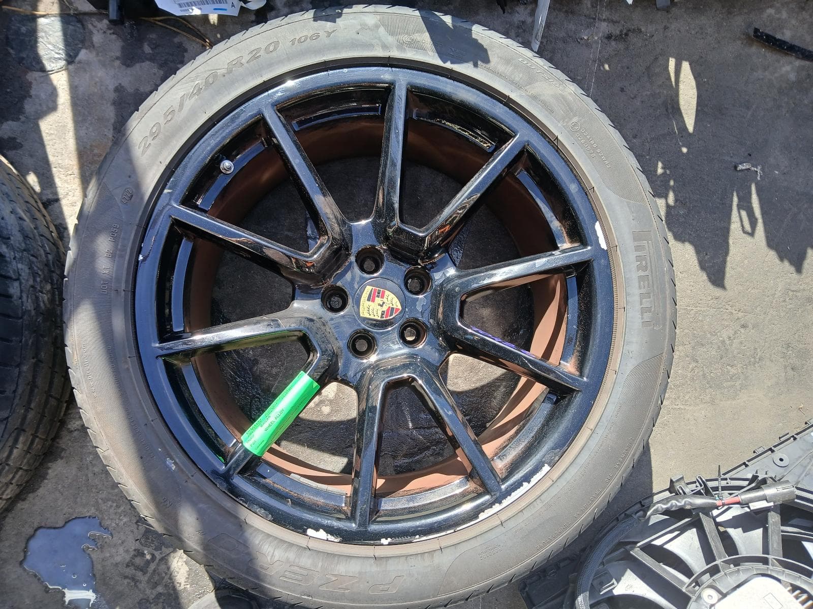 Used auto part listing image: 2017 PORSCHE MACAN WHEEL MAG FACTORY, REAR, 18X9IN, MACAN S, 95B, 06/14- 0000397313