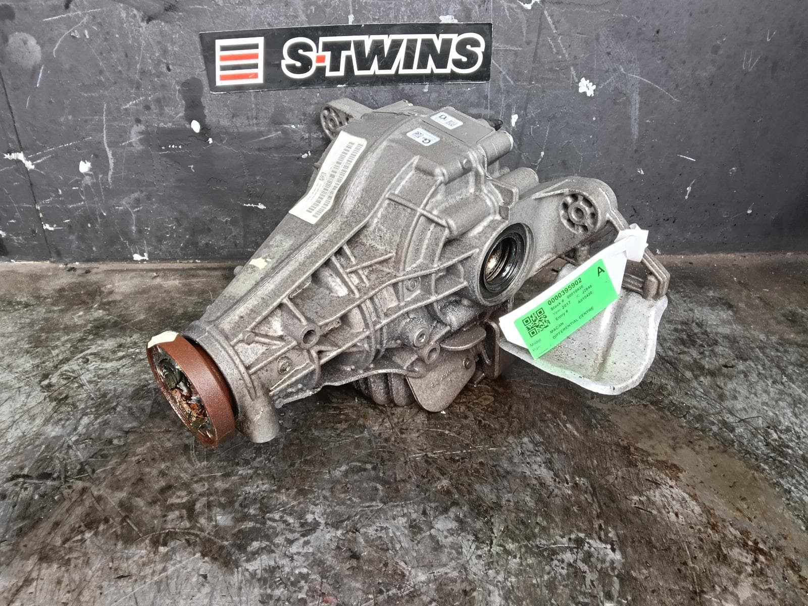 Used auto part listing image: 2017 PORSCHE MACAN DIFFERENTIAL CENTRE 3.0, AUTO T/M, 95B, DIESEL, 06/14-07/18 0000395902