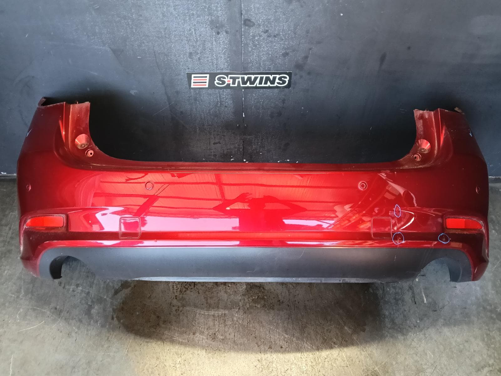 Used auto part listing image: 2018 MAZDA 3 REAR BUMPER BN, HATCH, PARK SENSOR TYPE, 05/16-02/19 (AUS ONLY) 0000384117