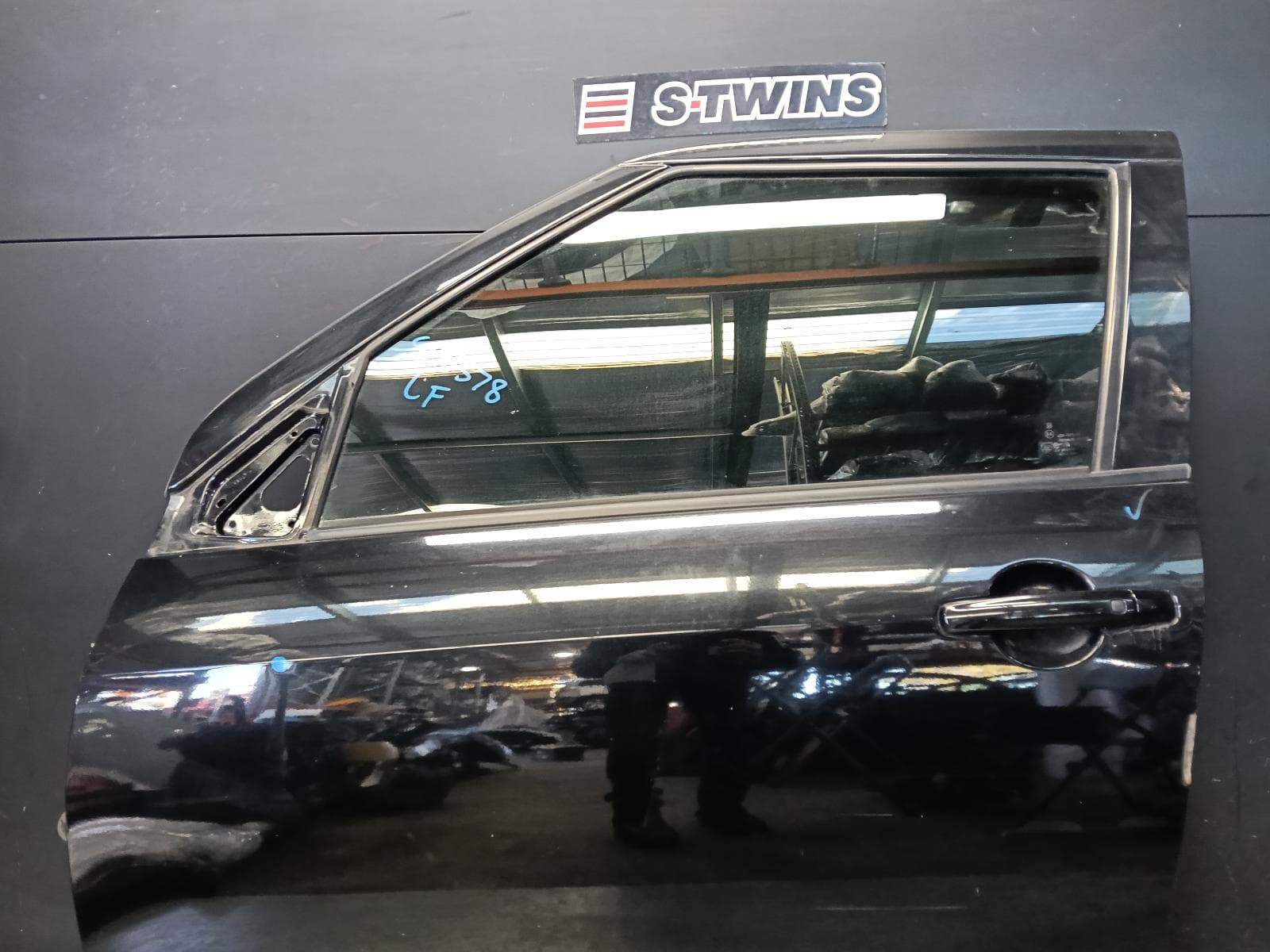 Used auto part listing image: 2013 SUZUKI SWIFT LEFT FRONT DOOR FZ, 08/10-03/17 0000399251