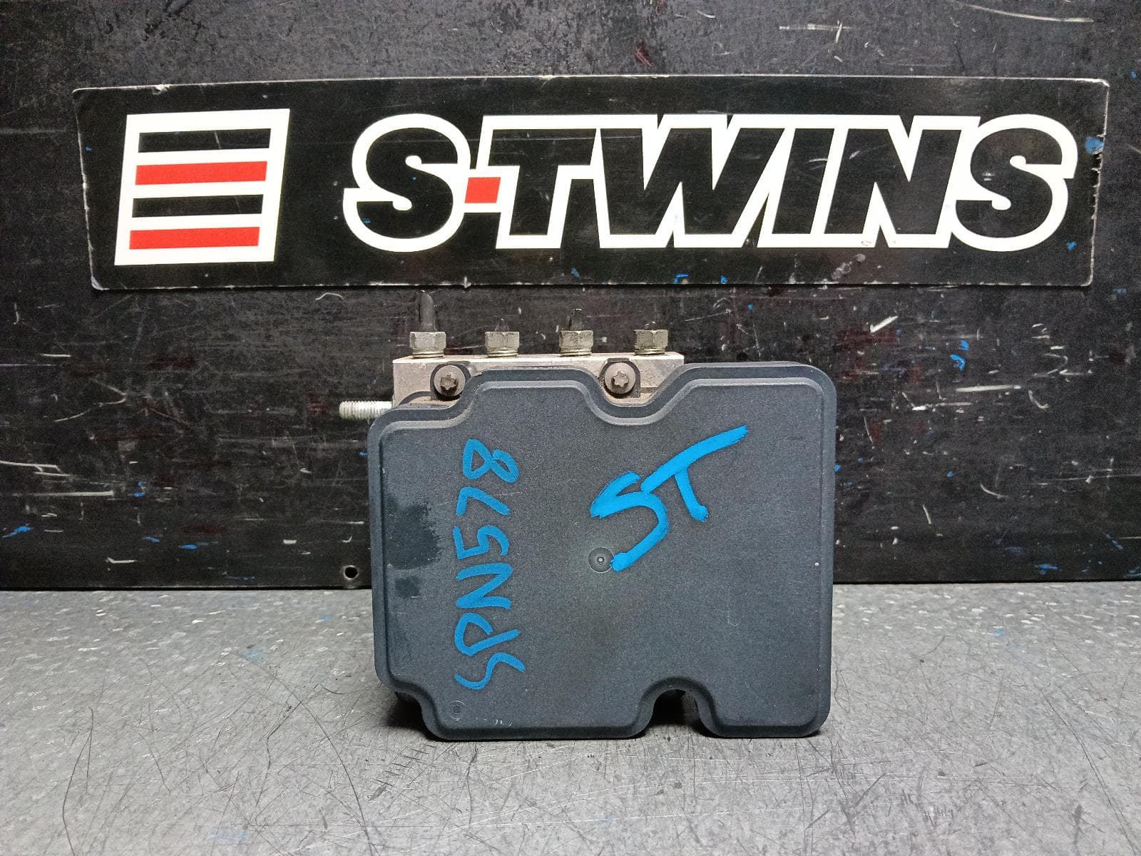 Used auto part listing image: 2013 SUZUKI SWIFT ABS PUMP MODULATOR FZ, 08/10-03/17 0000399257