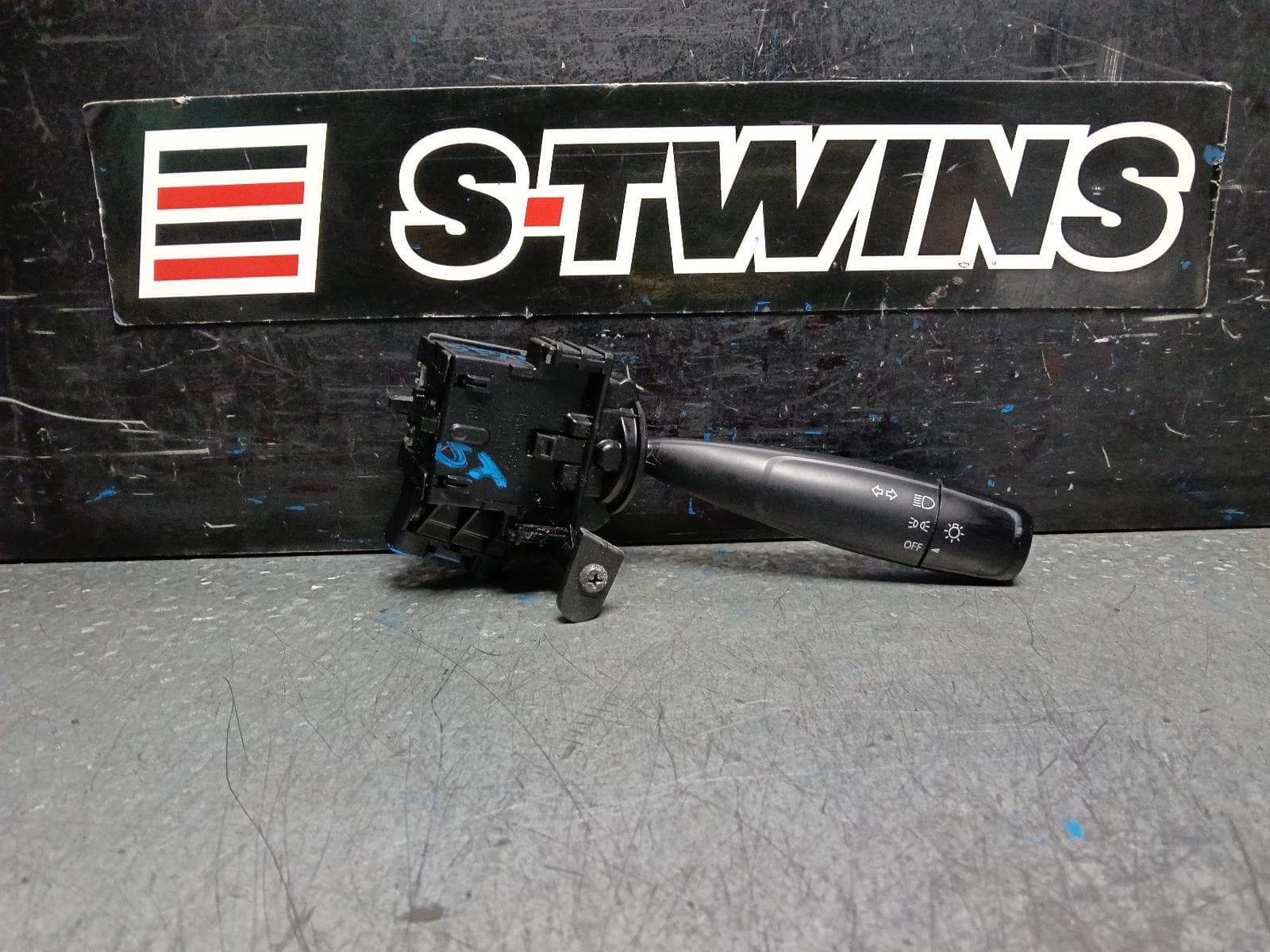 Used auto part listing image: 2013 SUZUKI SWIFT FLASHER SWITCH, FZ, 08/10-03/17 0000399276