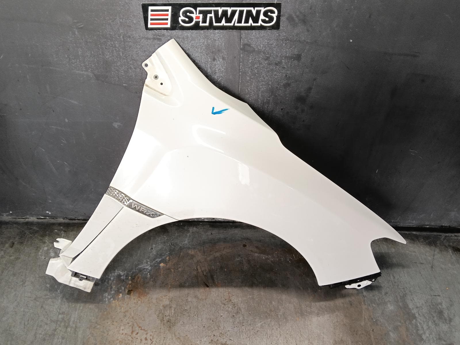 Used auto part listing image: 2017 SUBARU WRX RIGHT GUARD V1, 03/14-10/21 0000385375