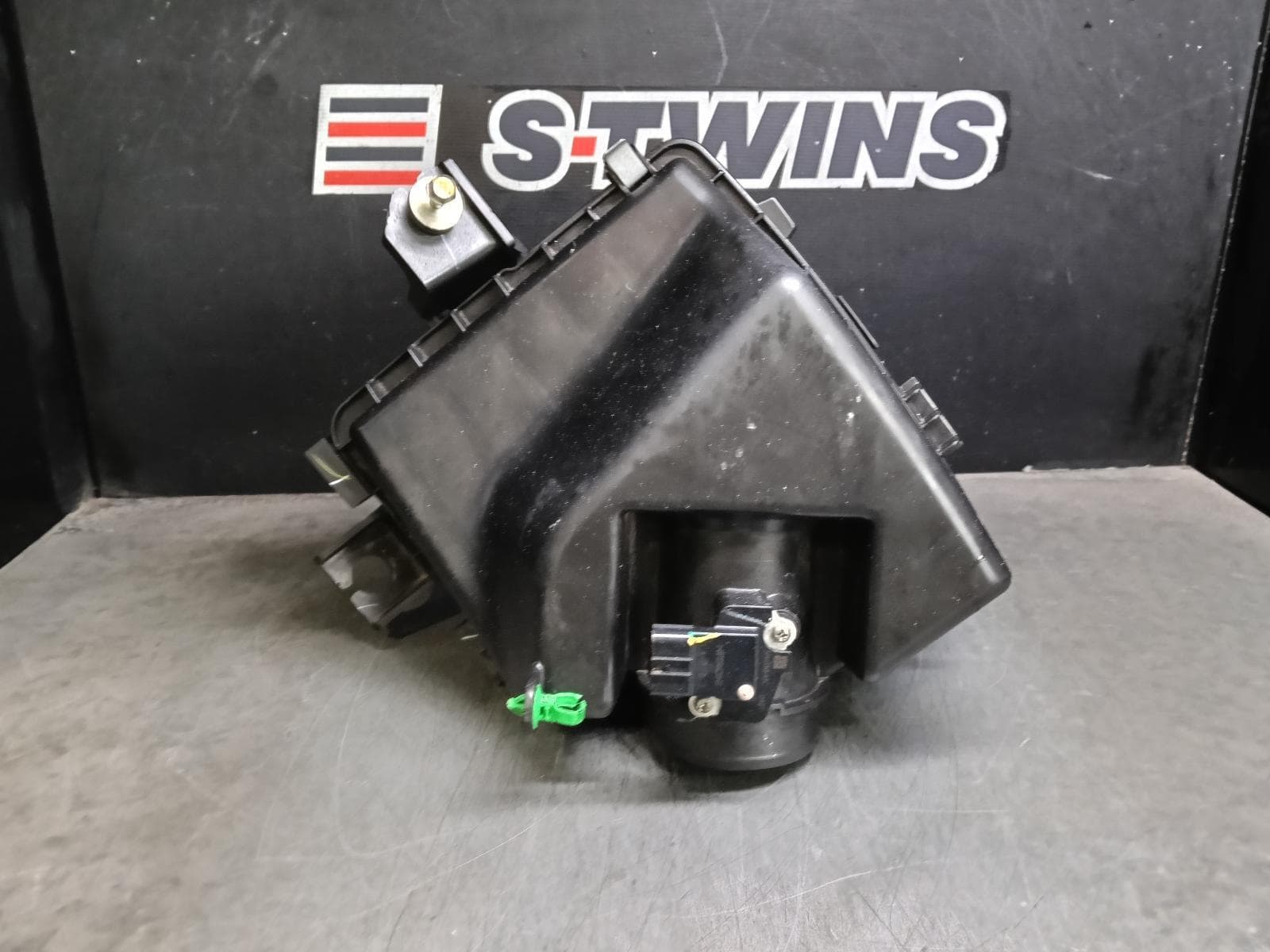 Used auto part listing image: 2020 HONDA HRV AIR CLEANER BOX AIR CLEANER, 1.8, PETROL, RU5, 12/14-10/21 0000386416