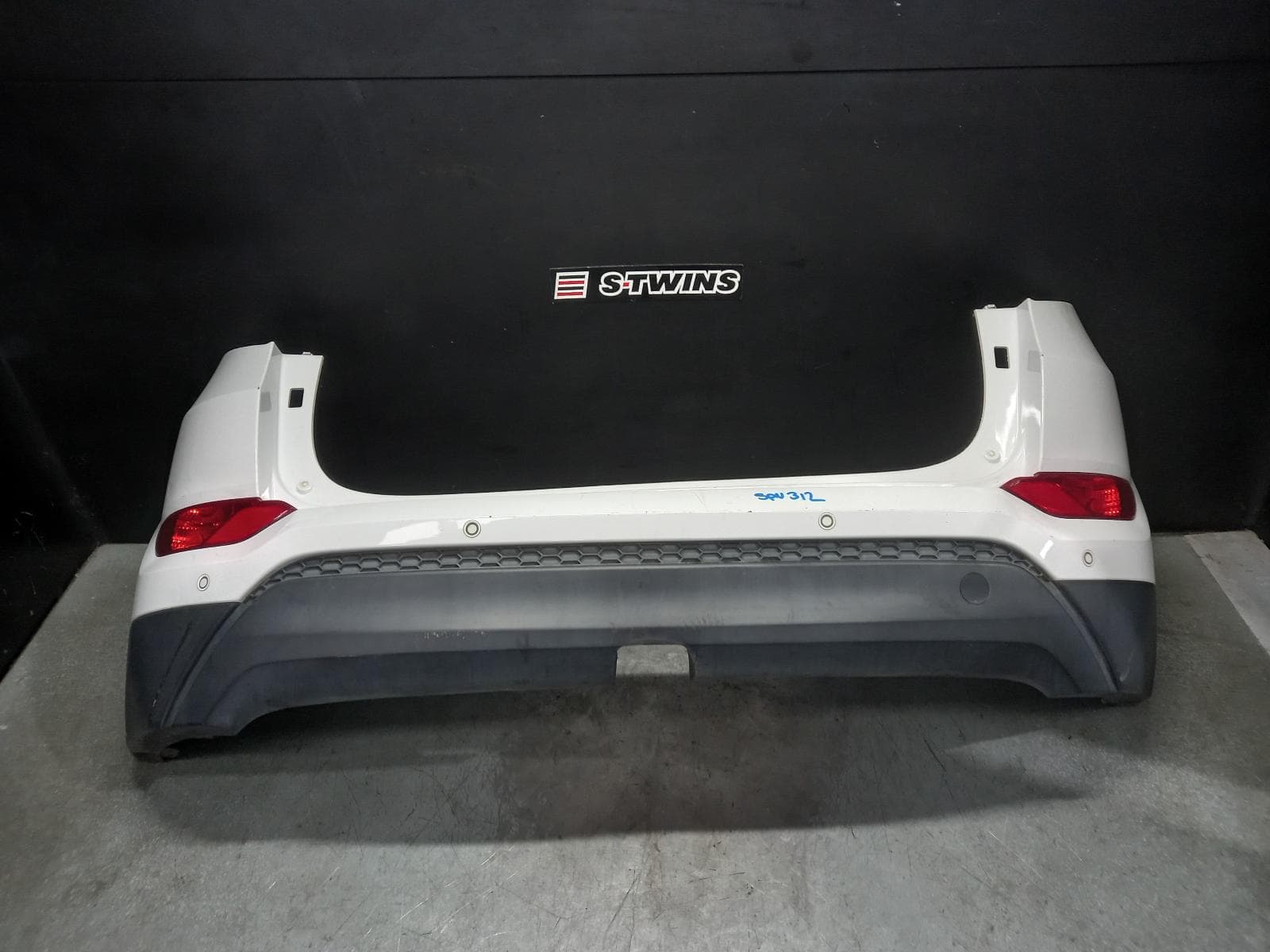 Used auto part listing image: 2015 HYUNDAI TUCSON REAR BUMPER BUMPER BAR (2 PIECE), TL, ACTIVE/ELITE, CZECH BUILT (VIN TMAJ), 06/15-06/18 0000384895